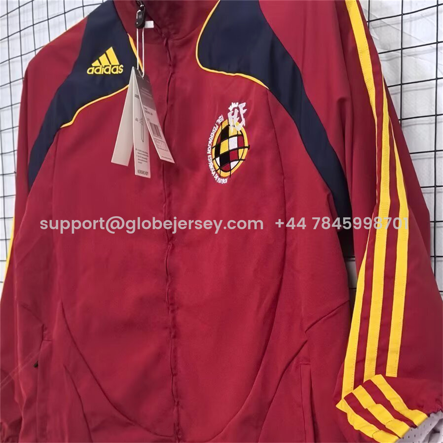 GlobeJersey-Retro Spain 2007 Red Windbreaker