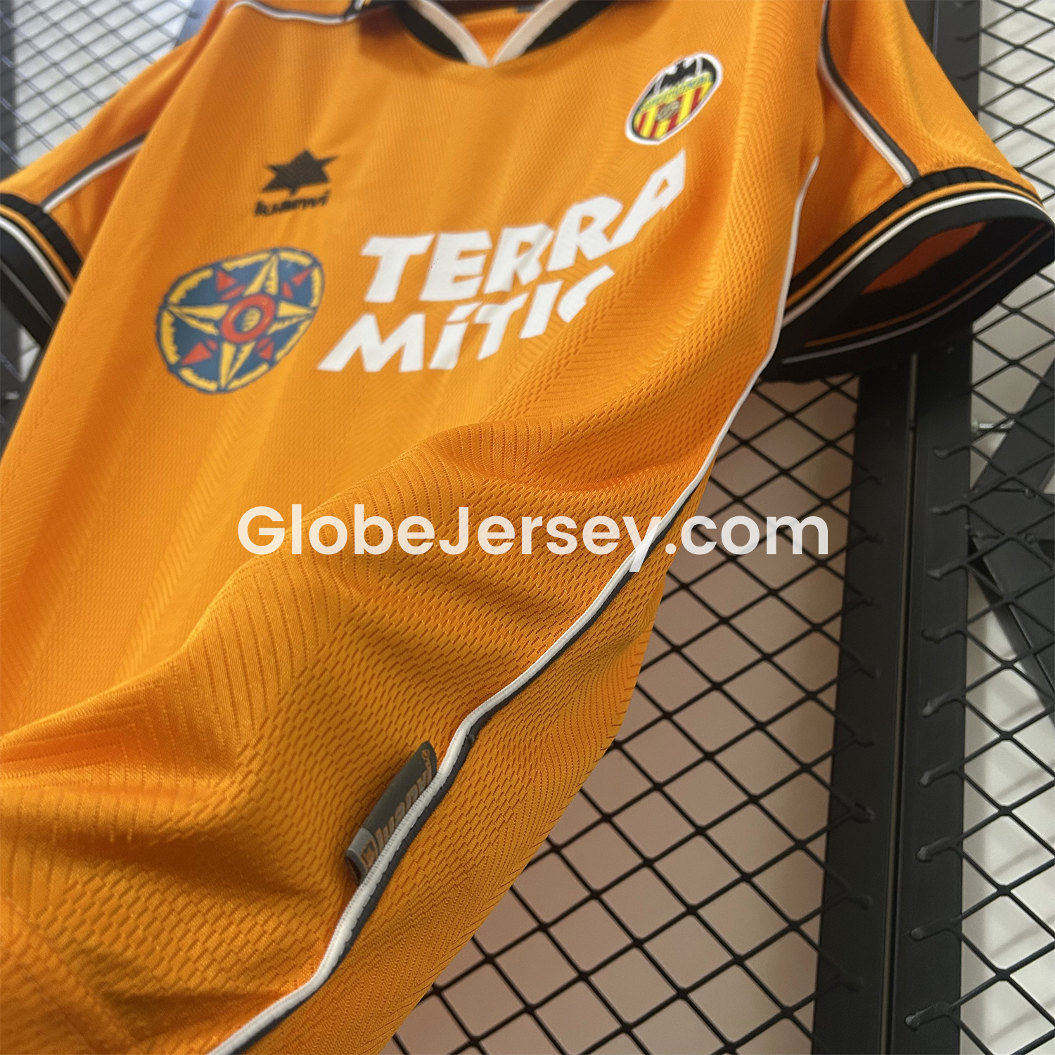 GlobeJersey-Retro Valencia 1999-00 Away Jersey