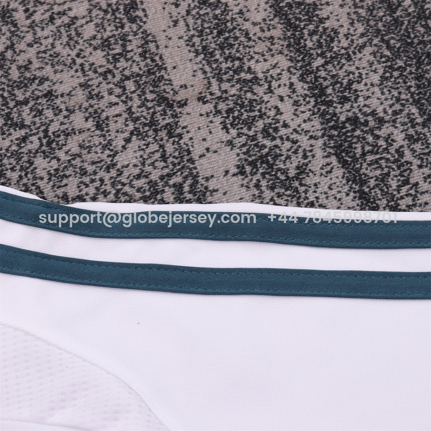 GlobeJersey-Retro Liver.pool 2006-08 Away Kids Kit