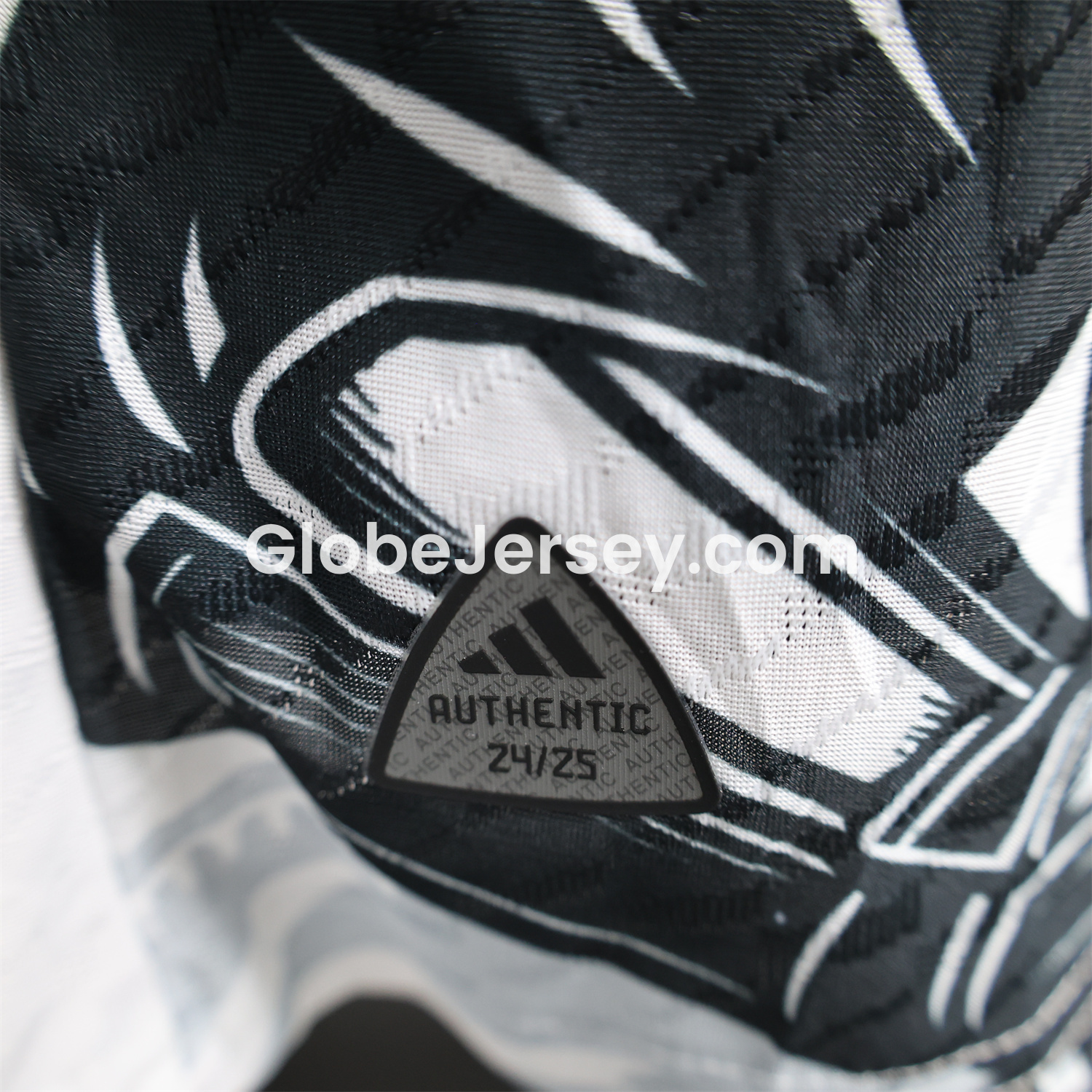 GlobeJersey-Japan 25-26 Samurai & Cherry Blossoms Special Edition Jersey - Player Version