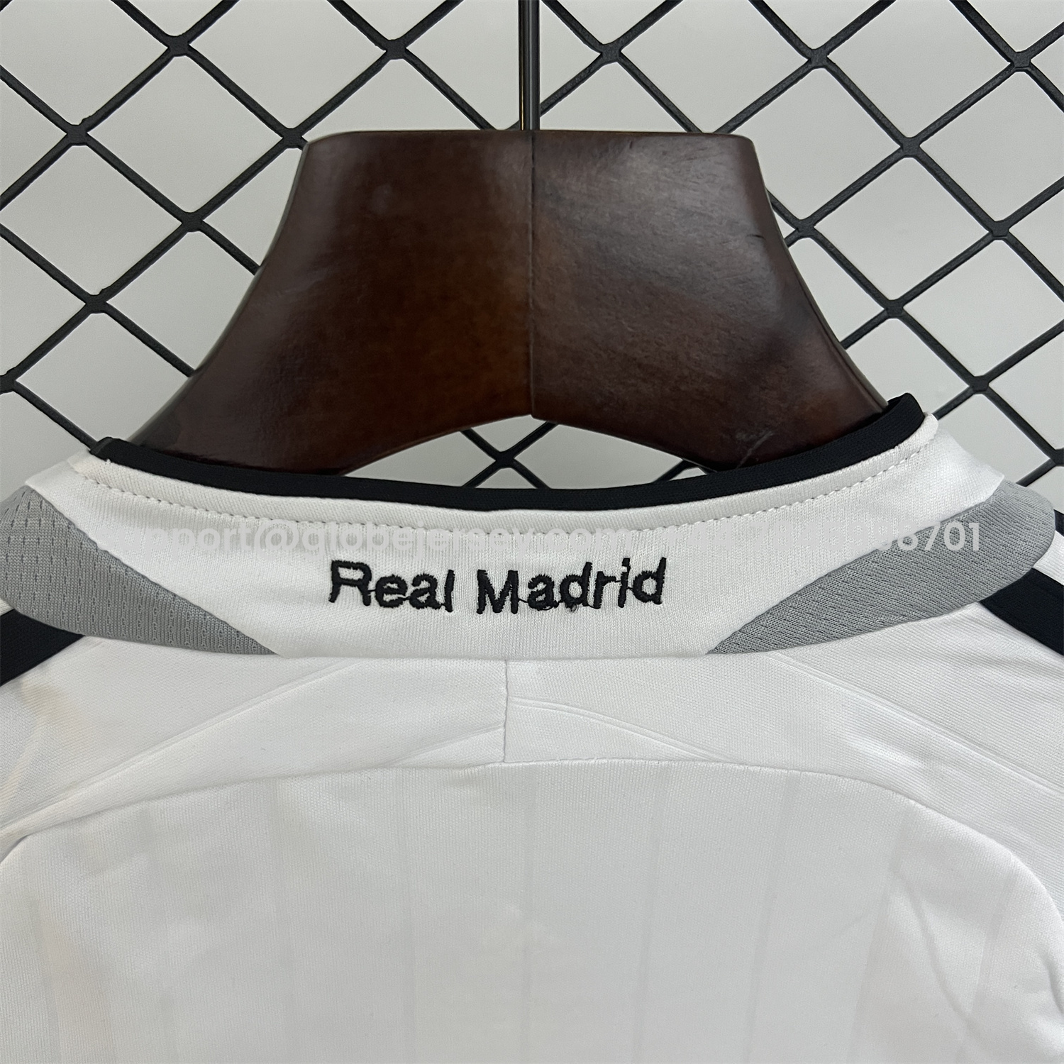 GlobeJersey-Retro Real Madrid 2006-07 Home Kids Kit