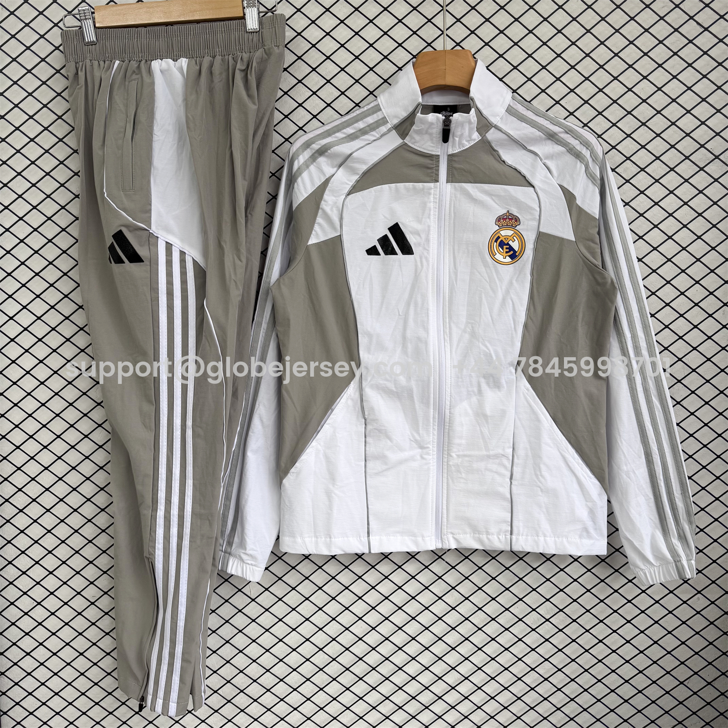GlobeJersey-Real Madrid 25-26 Windbreaker Training Set - White With Grey Top and Grey Pants