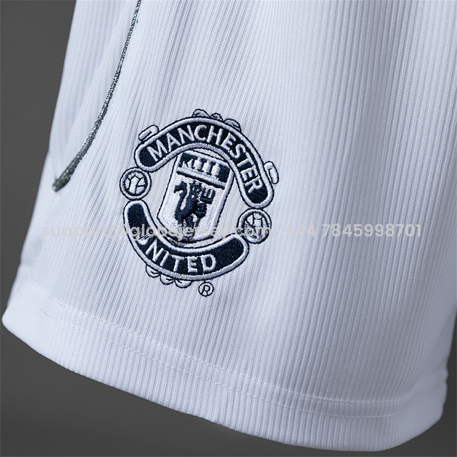 GlobeJersey-Retro Manchester United 1999-00 Home Shorts