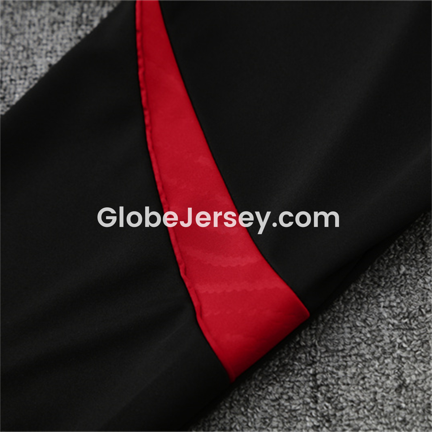 GlobeJersey-Manchester United 25-26 Kid Long Sleeves Training Set - Red Top & Black Pants
