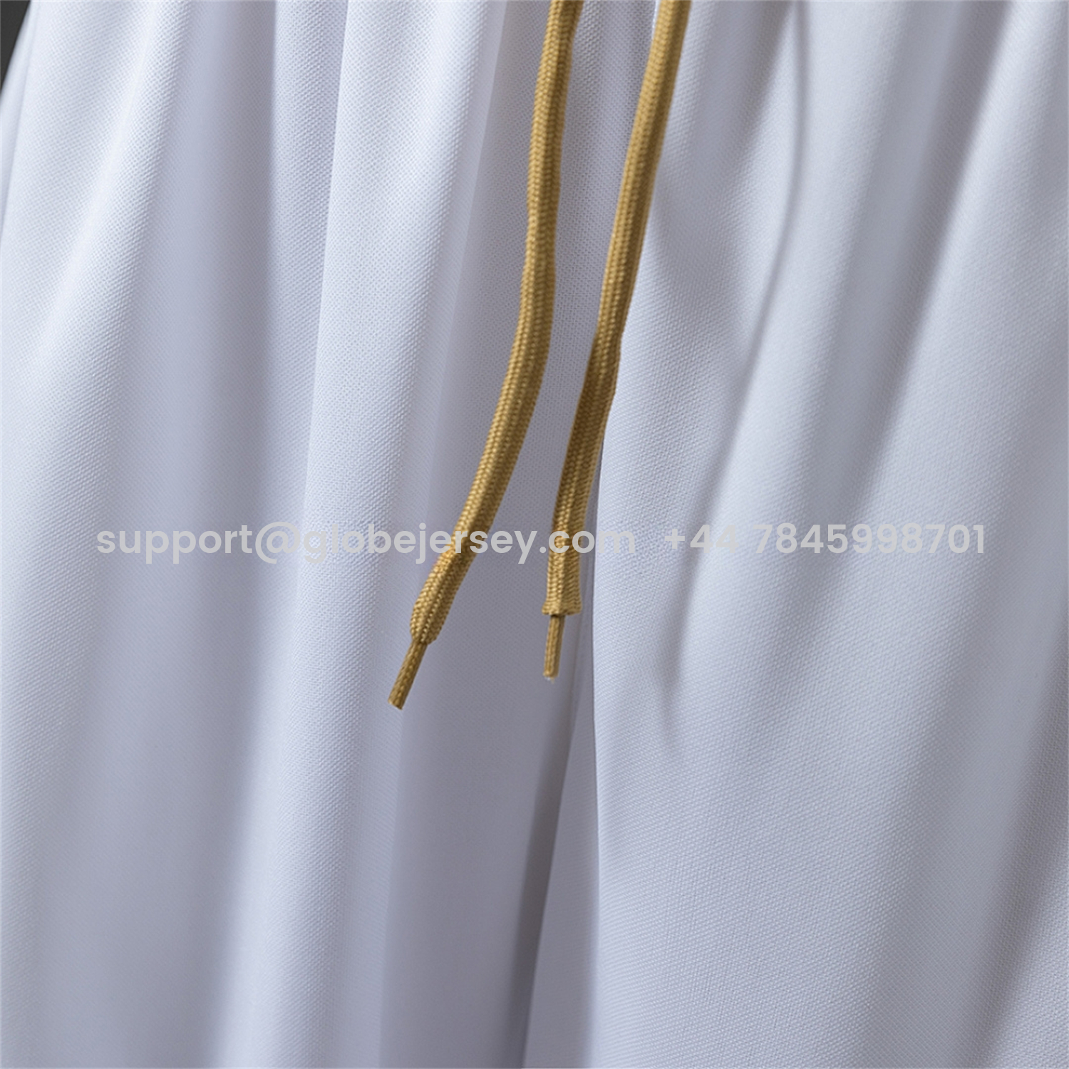 GlobeJersey-Retro Real Madrid 2011-12 Home Shorts