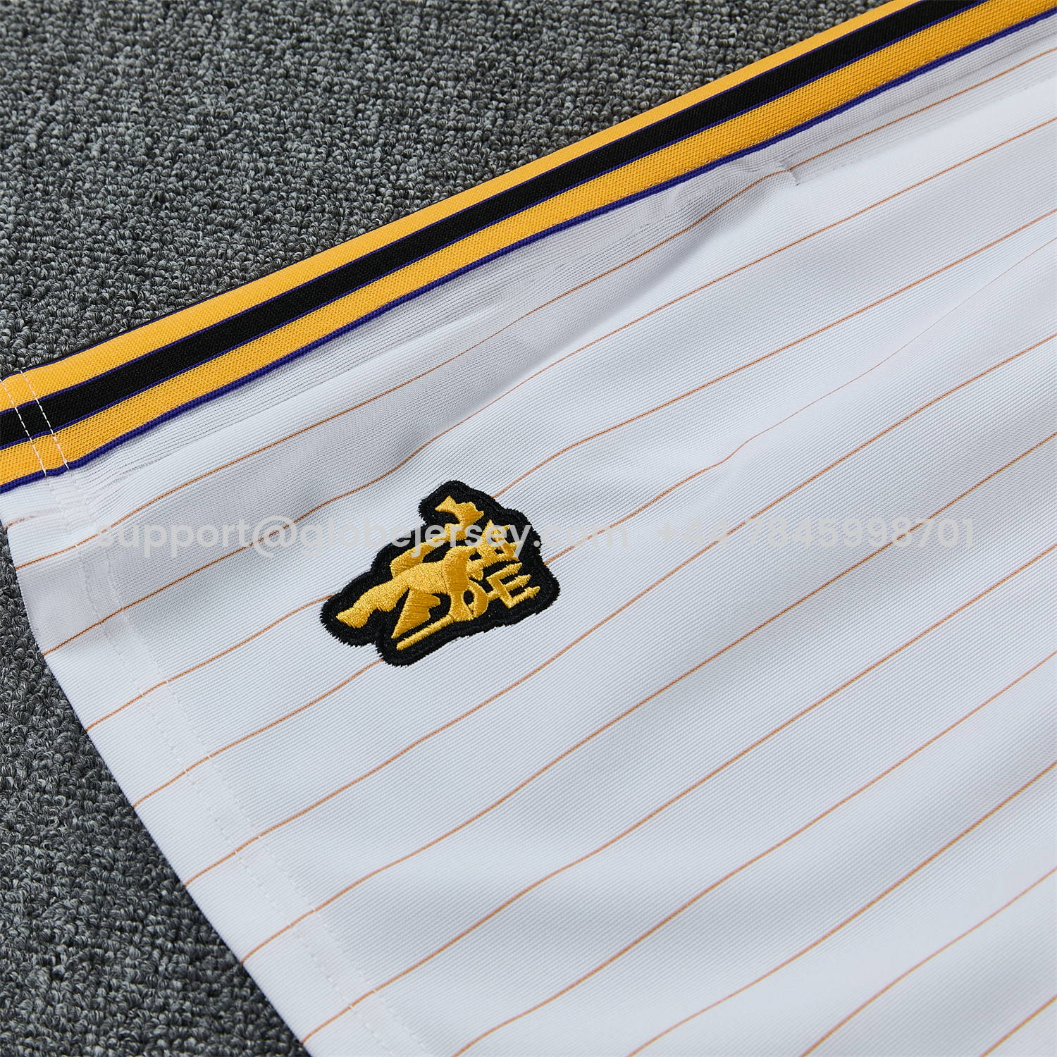 GlobeJersey-Manchester United 25-26 Retro Style Short-Sleeve Training Set - White With Thin Black Stripes Top & Pants