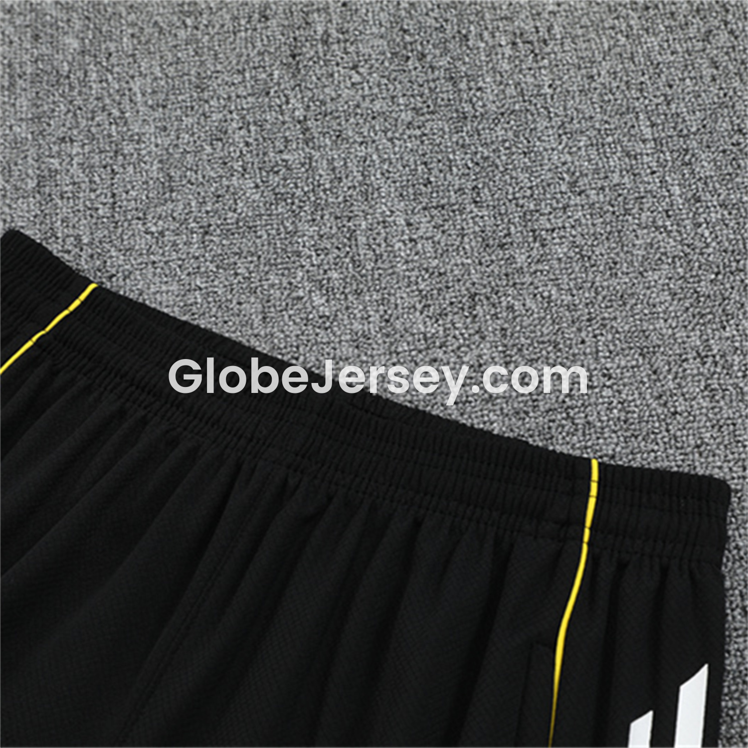 GlobeJersey-Real Madrid 25-26 Kids Short-Sleeve Training Set - Yellow Line Black Top and Black Shorts