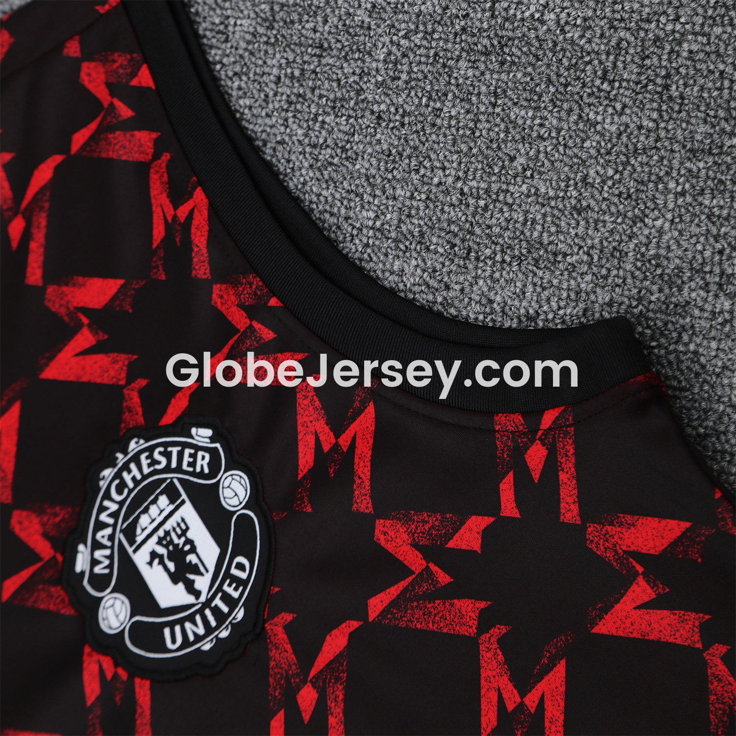 GlobeJersey-Manchester United 25-26 Pre-Match Vest Training Set - Red Top & Black Shorts