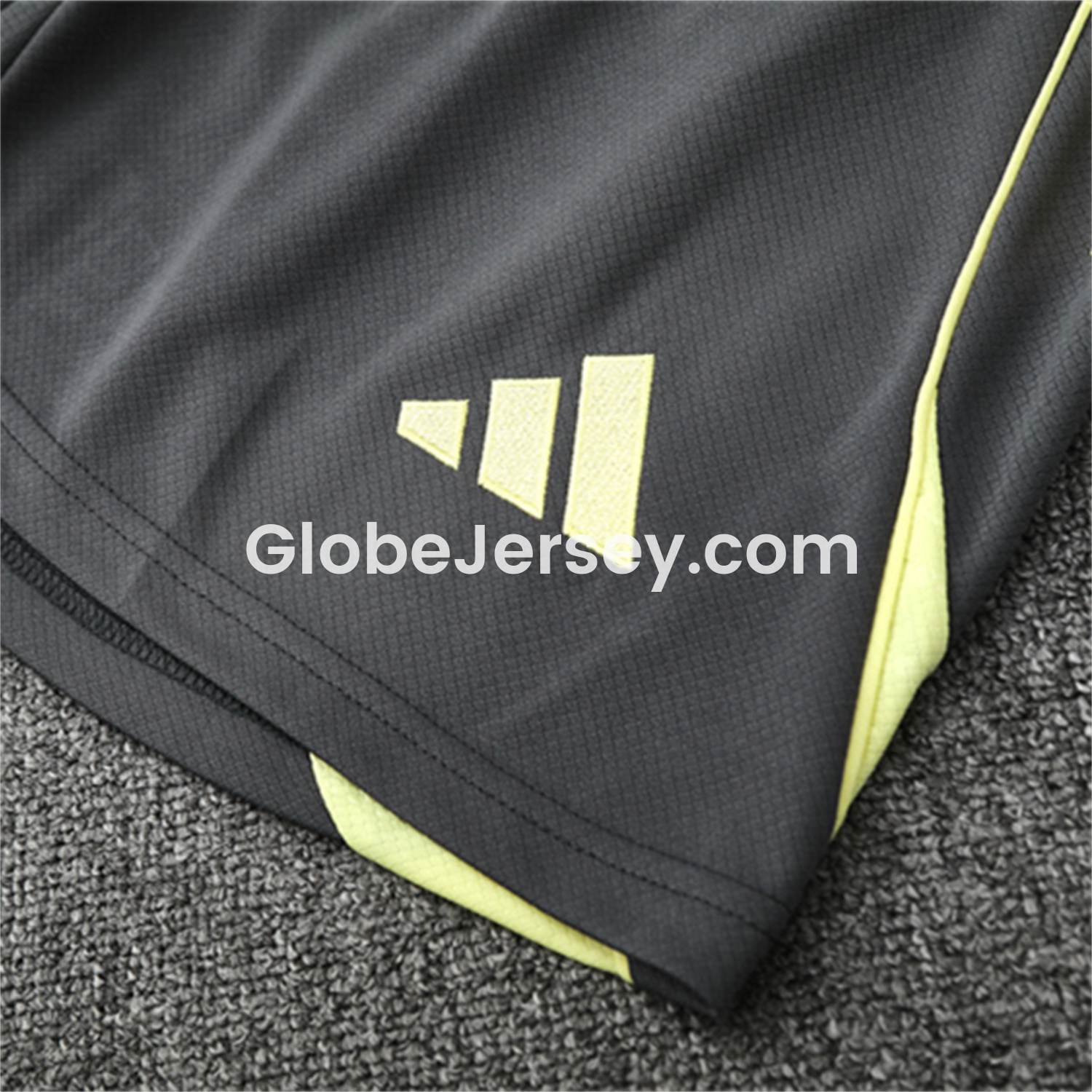 GlobeJersey-Real Madrid 25-26 Short-Sleeve Training Set - Yellow Top and Grey Shorts