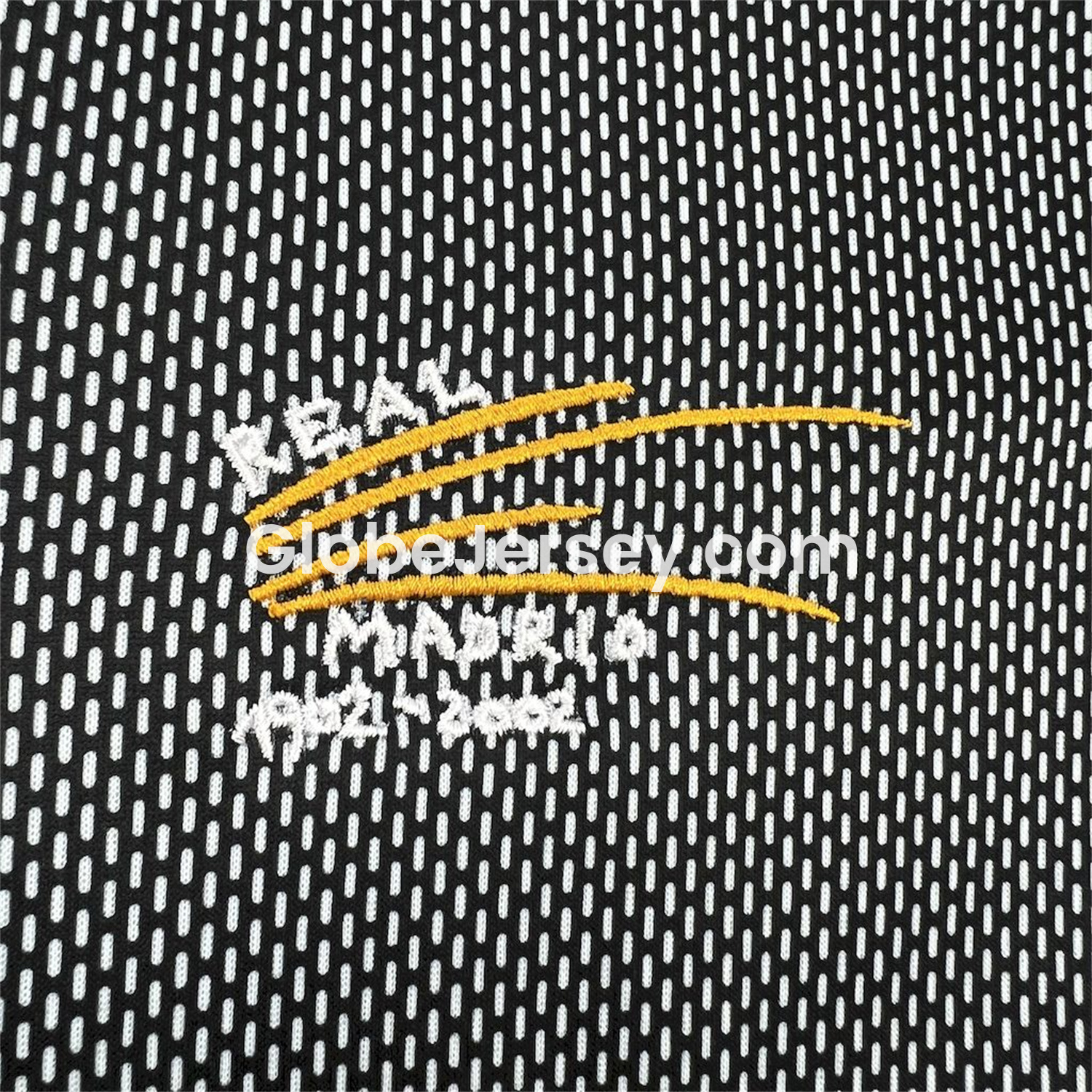 GlobeJersey-Retro Real Madrid 2002-03 Grey Goalkeeper Jersey