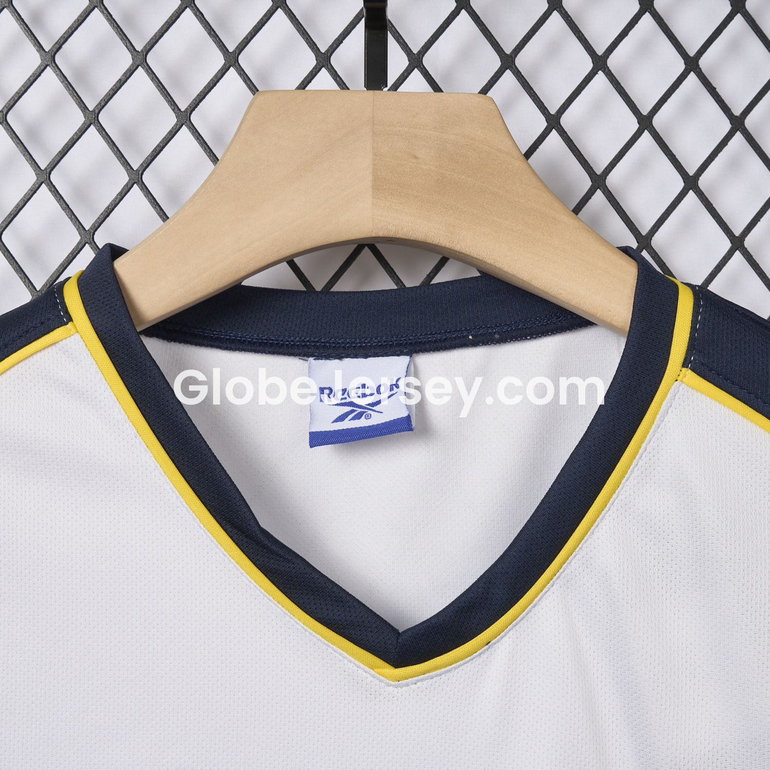 GlobeJersey-Retro Liver.pool 2000-01 Away Jersey