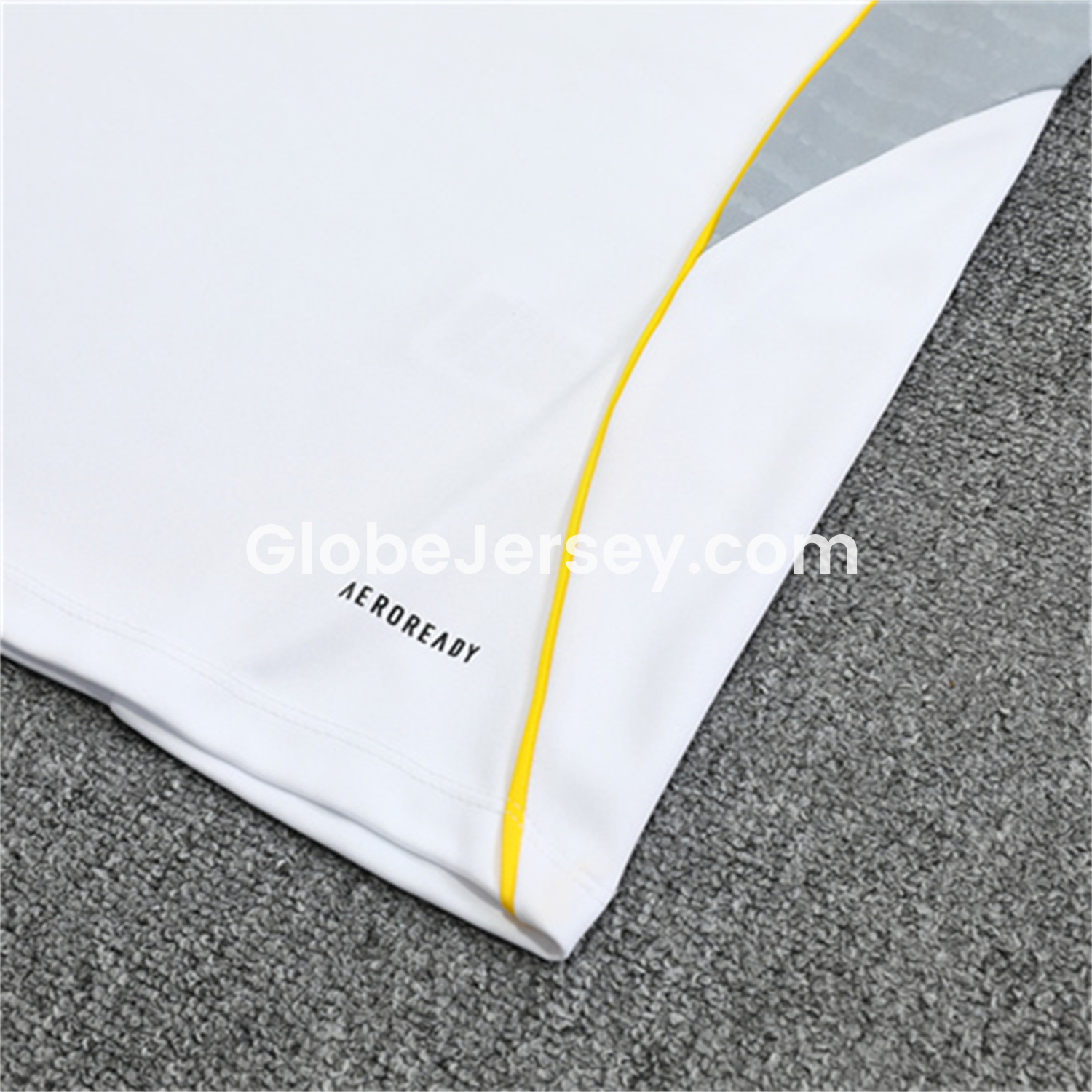 GlobeJersey-Real Madrid 25-26 Long Sleeve Training Set - Yellow Line White Top and Black Shorts