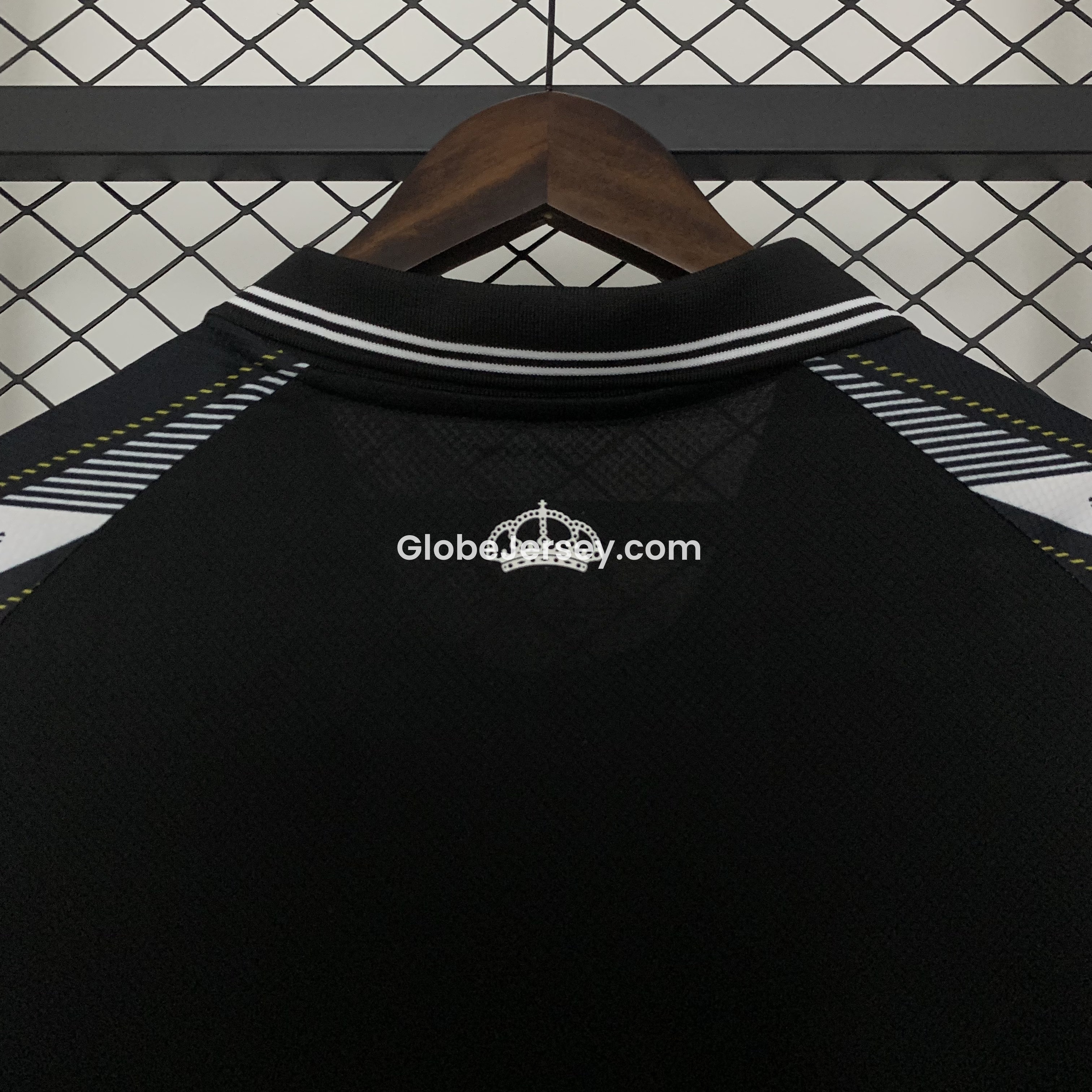 GlobeJersey-Real Madrid 25-26 Black Gold White Three Bars Jersey - Fans Version