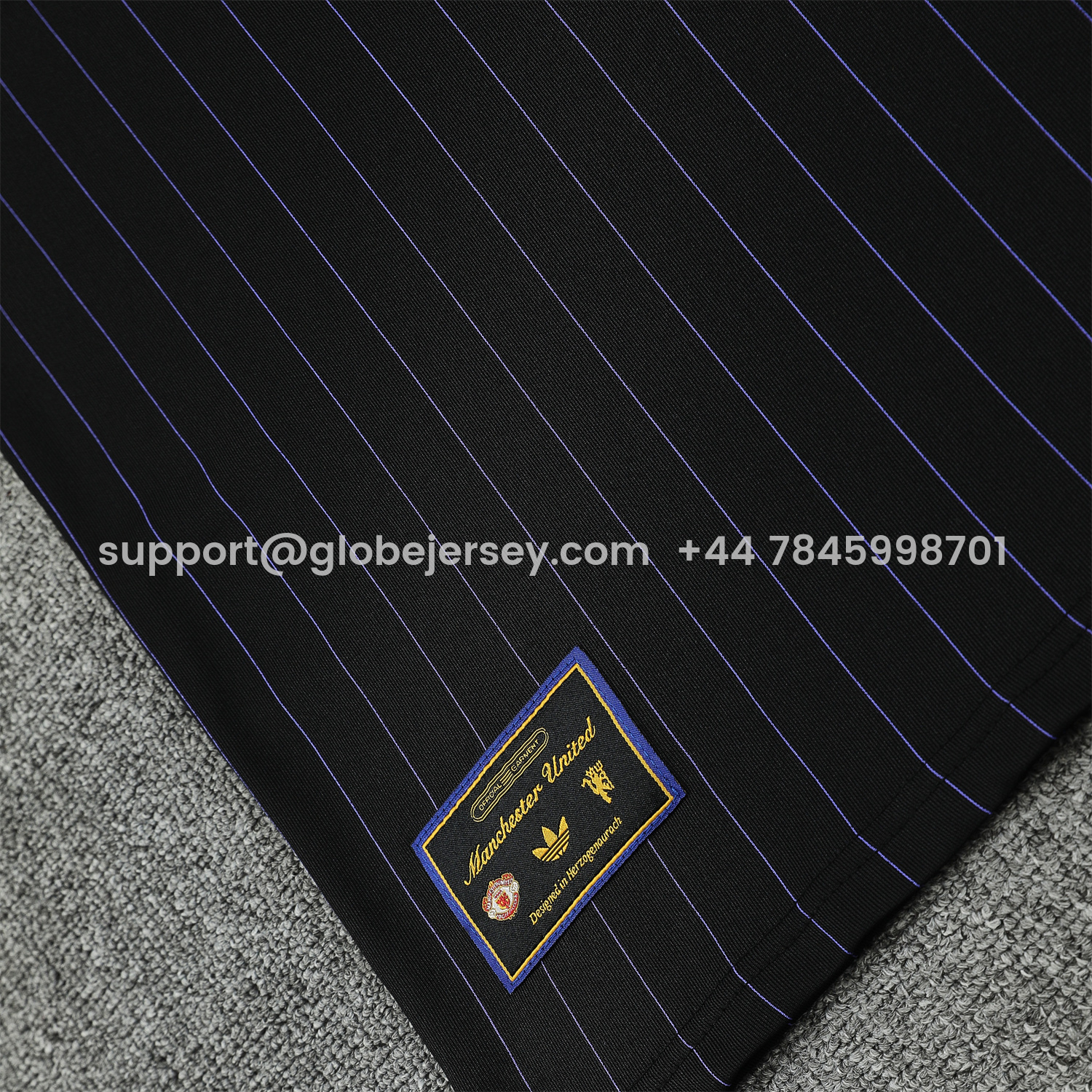 GlobeJersey-Manchester United 25-26 Trefoil Travel Short-Sleeve Training Set - Black Top & Black Shorts