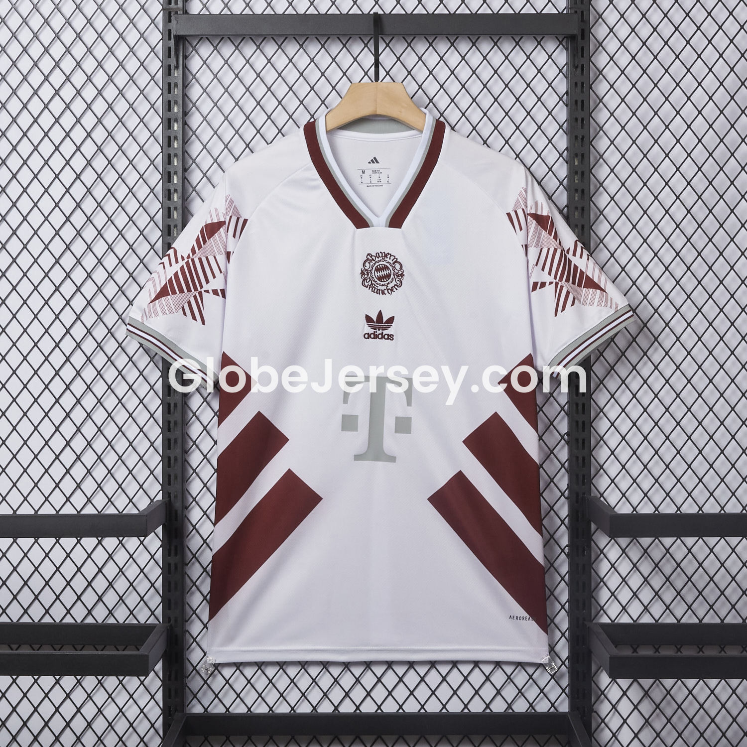 GlobeJersey-Bayern Munich 25-26 Throwback Trefoil Red Stripe White Special Jersey - Fans Version