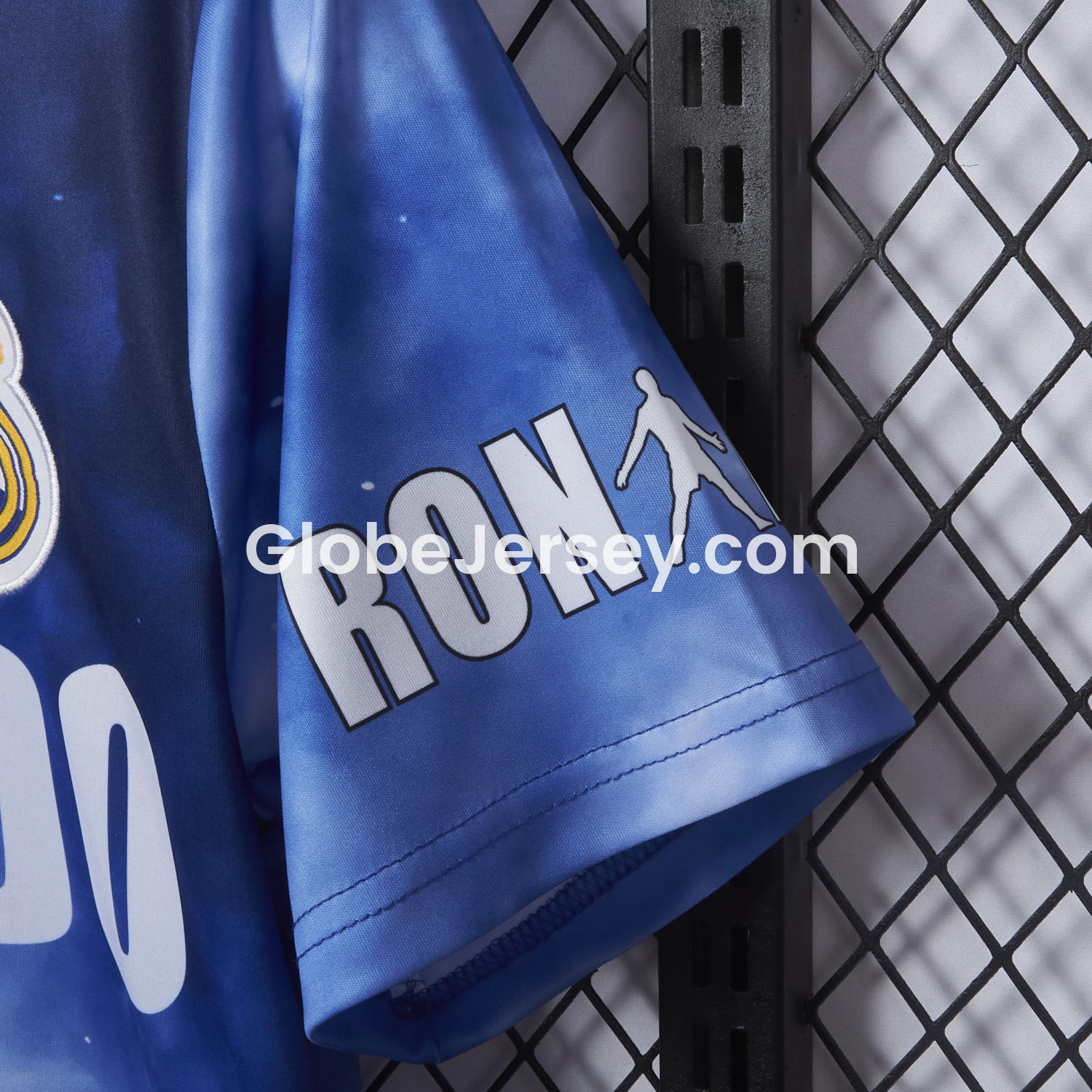 GlobeJersey-Cristiano Ronaldo Real Madrid 2017-18 Away Career Commemorative Jersey - Fans Version