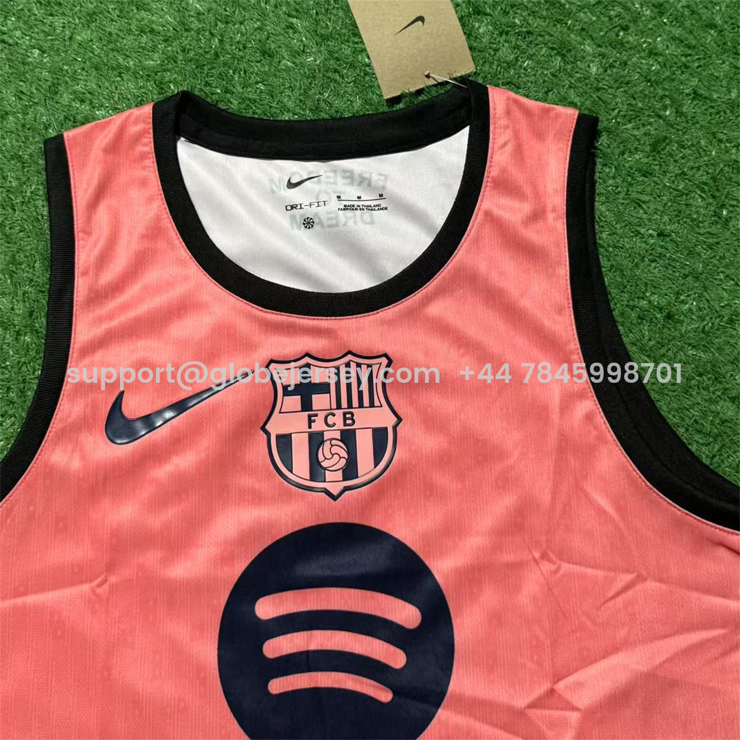 GlobeJersey-Women's Barcelona 25-26 Black Logo Pink Yoga Vest