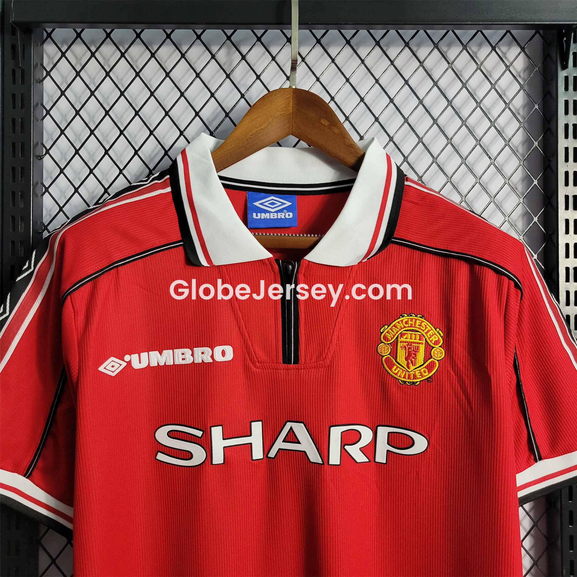 GlobeJersey-Retro Manchester United 98-99 Home Jersey