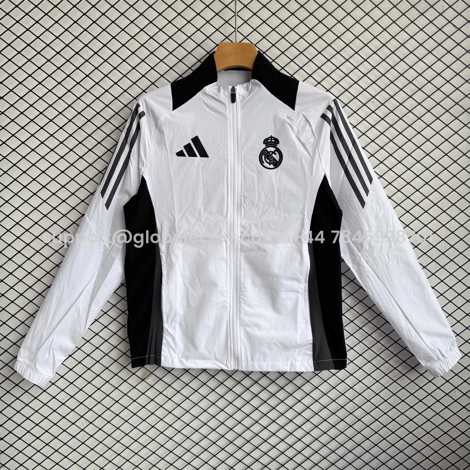 GlobeJersey-Real Madrid 25-26 Windbreaker Training Set - White With Black Top and Black Pants