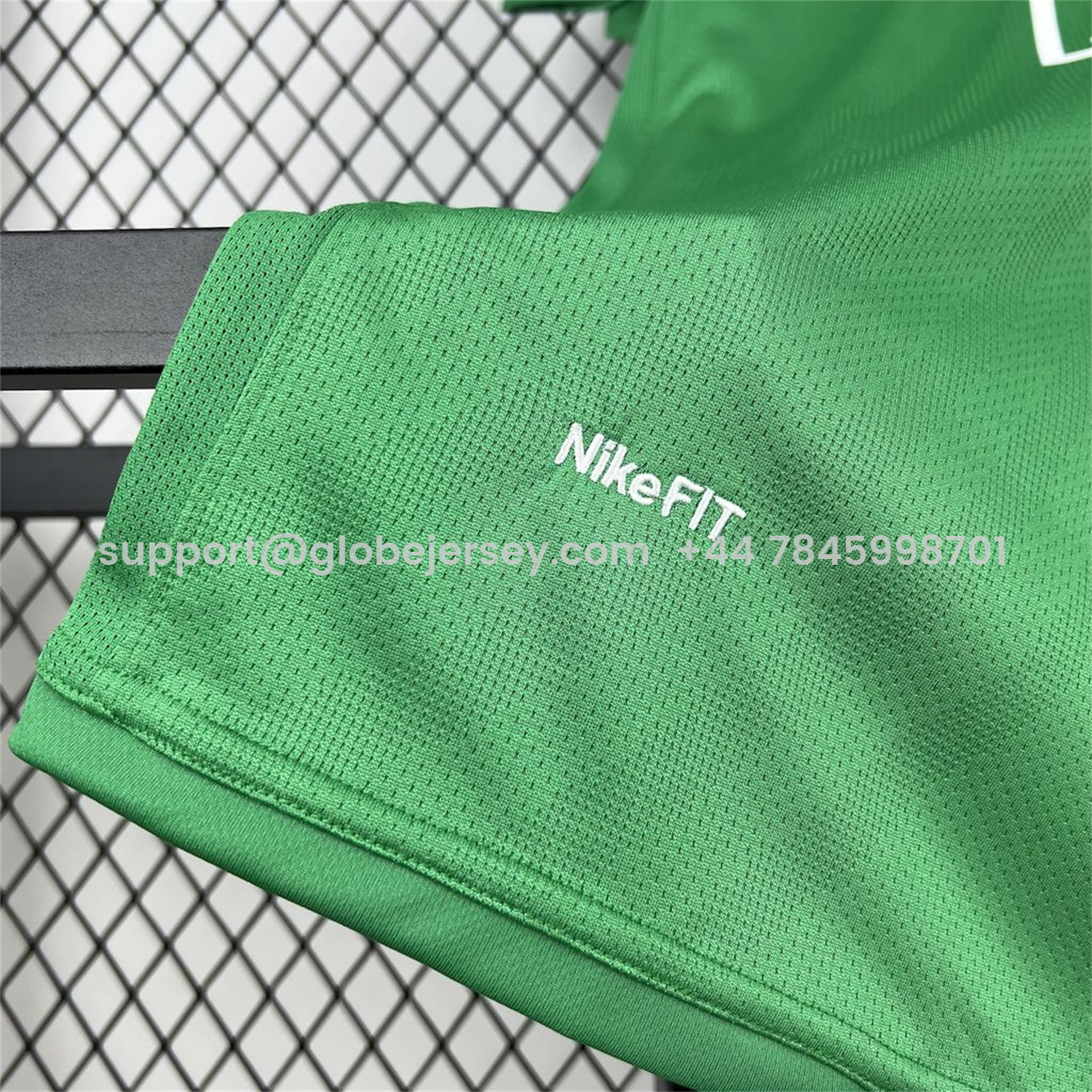 GlobeJersey-Retro Manchester United 2007-08 Green Goalkeeper Jersey