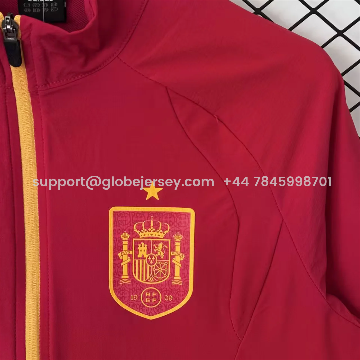 GlobeJersey-Spain 2026 Windbreaker Training Set - Red Top and Black Pants
