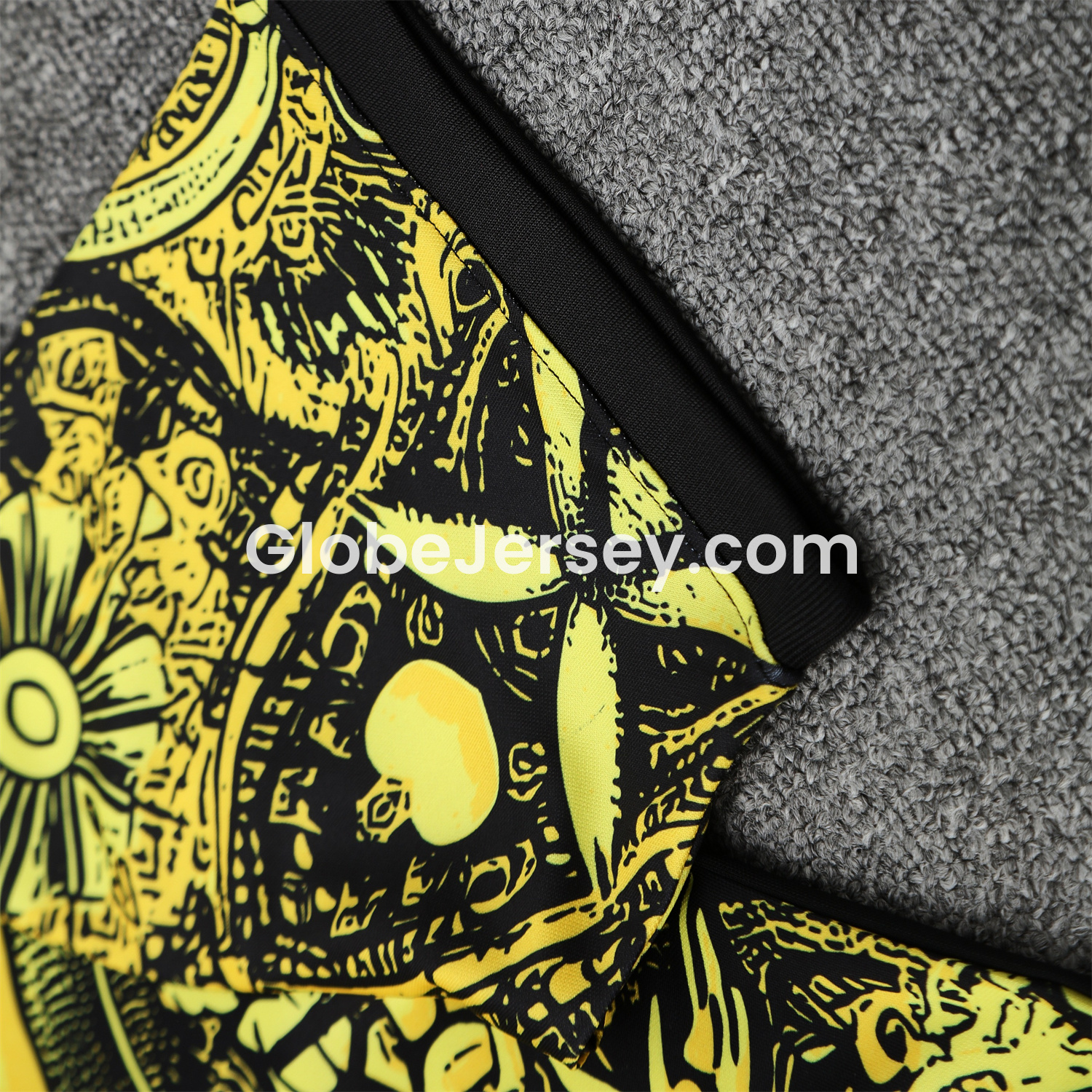 GlobeJersey-Brazil 25-26 Yellow Jesus Statue Short-Sleeve Training Set - Yellow Top & Black Shorts