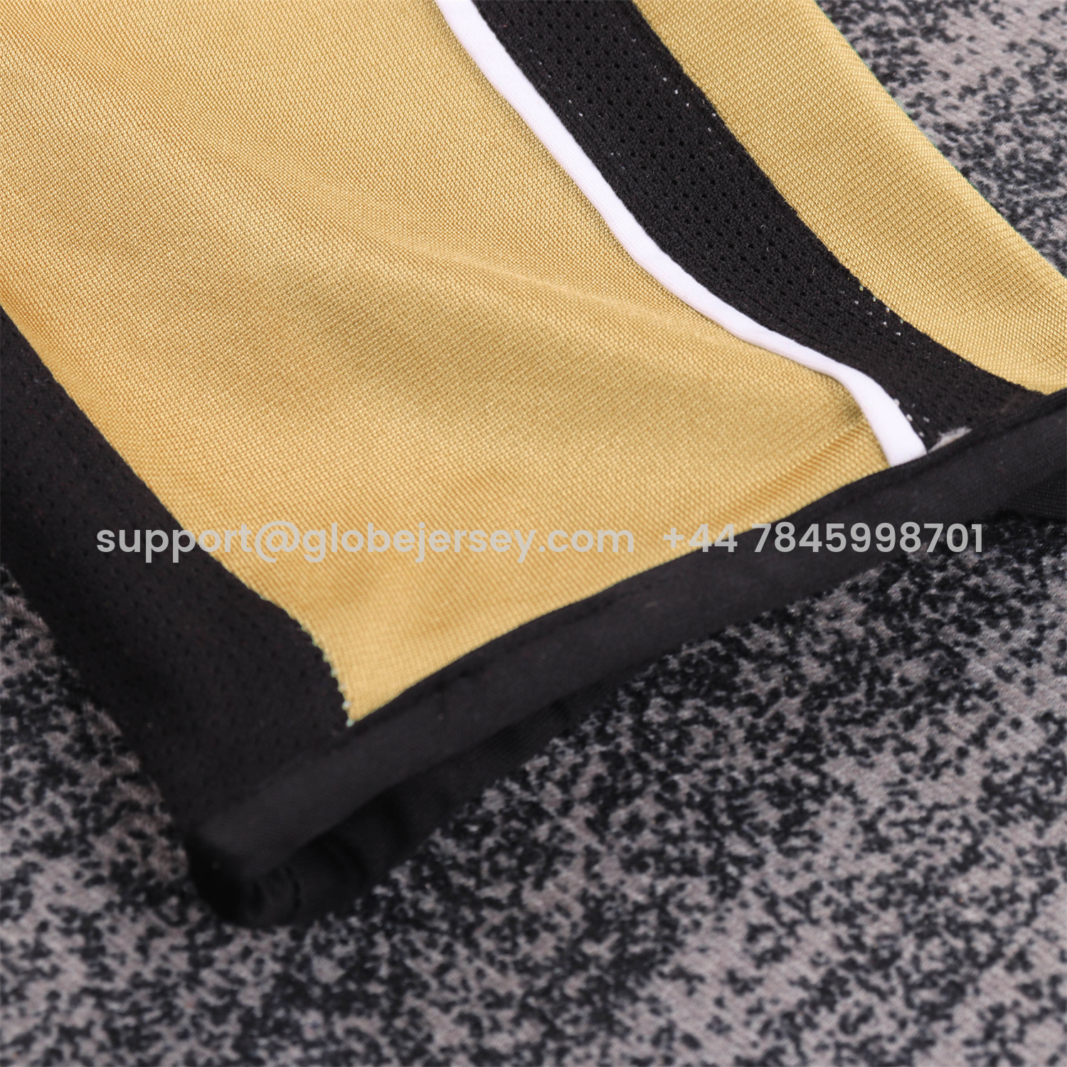 GlobeJersey-Retro Manchester United 2001-02 100th Centery Kids Kit - Yellow