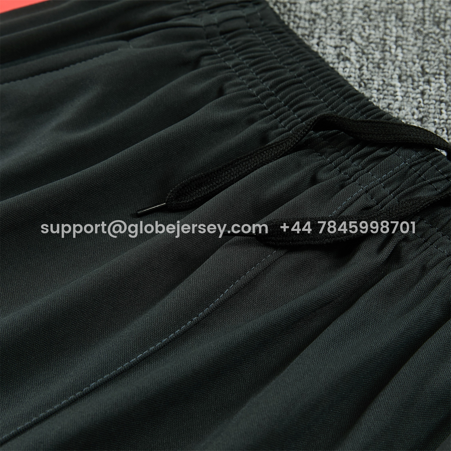 GlobeJersey-Bayern Munich 25-26 Vest Training Set - Coral With Black Accents Top & Black With Coral Accents Pants