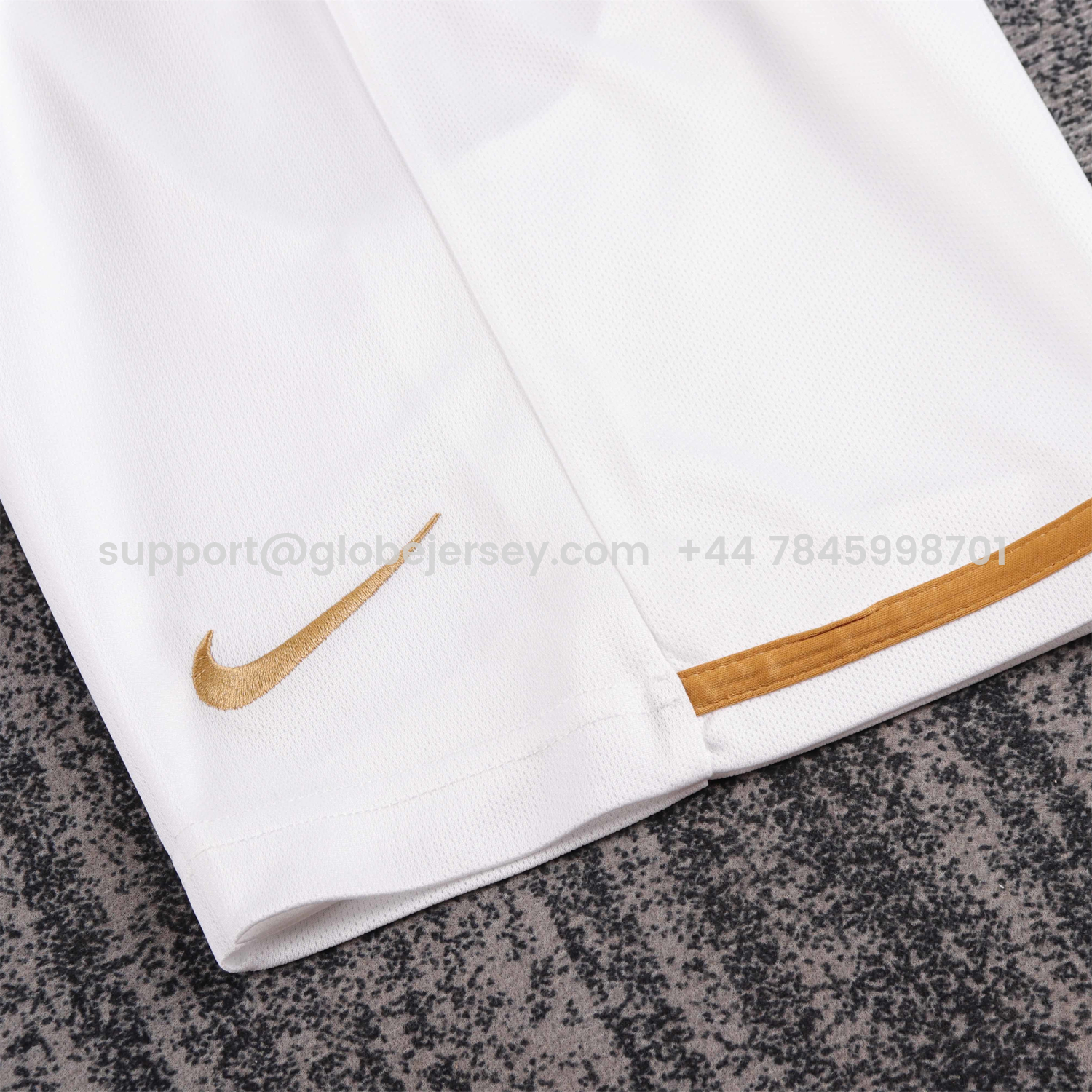 GlobeJersey-Retro Italy 1996 Home Kids Kit