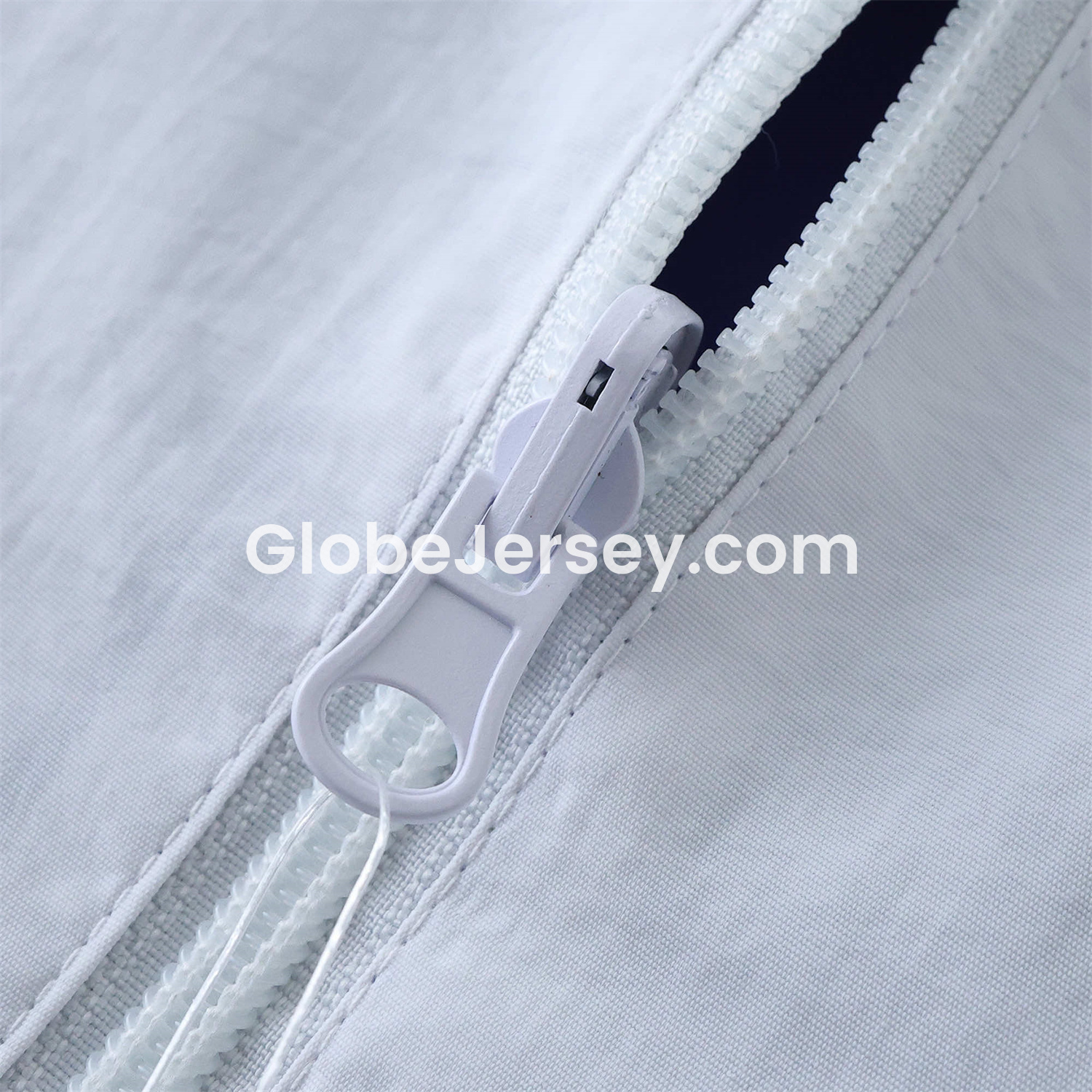 GlobeJersey-Retro Real Madrid 1995-96 Home & Away Double Sided Reversible Windbreaker - White & Purple