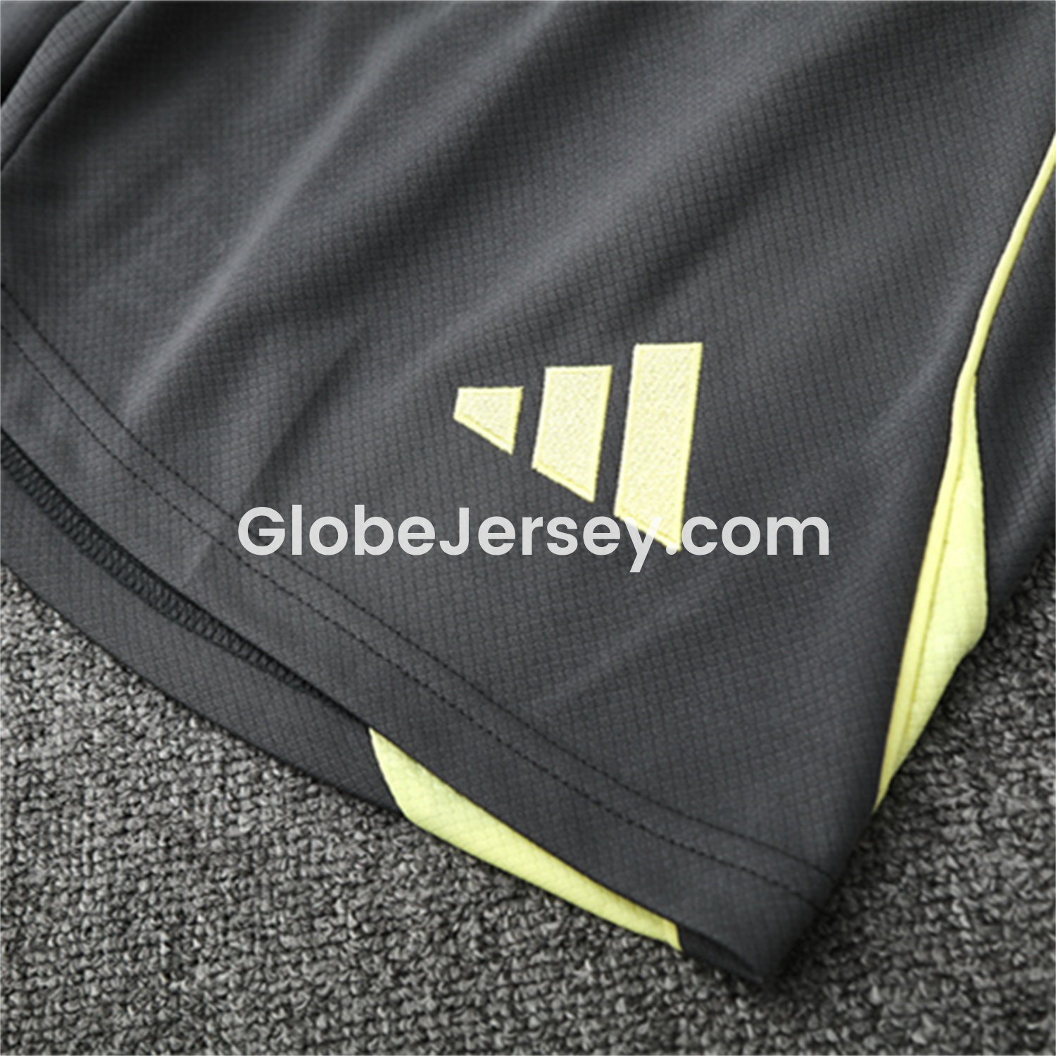 GlobeJersey-Real Madrid 25-26 Short-Sleeve Training Set - Deep Grey Top and Shorts
