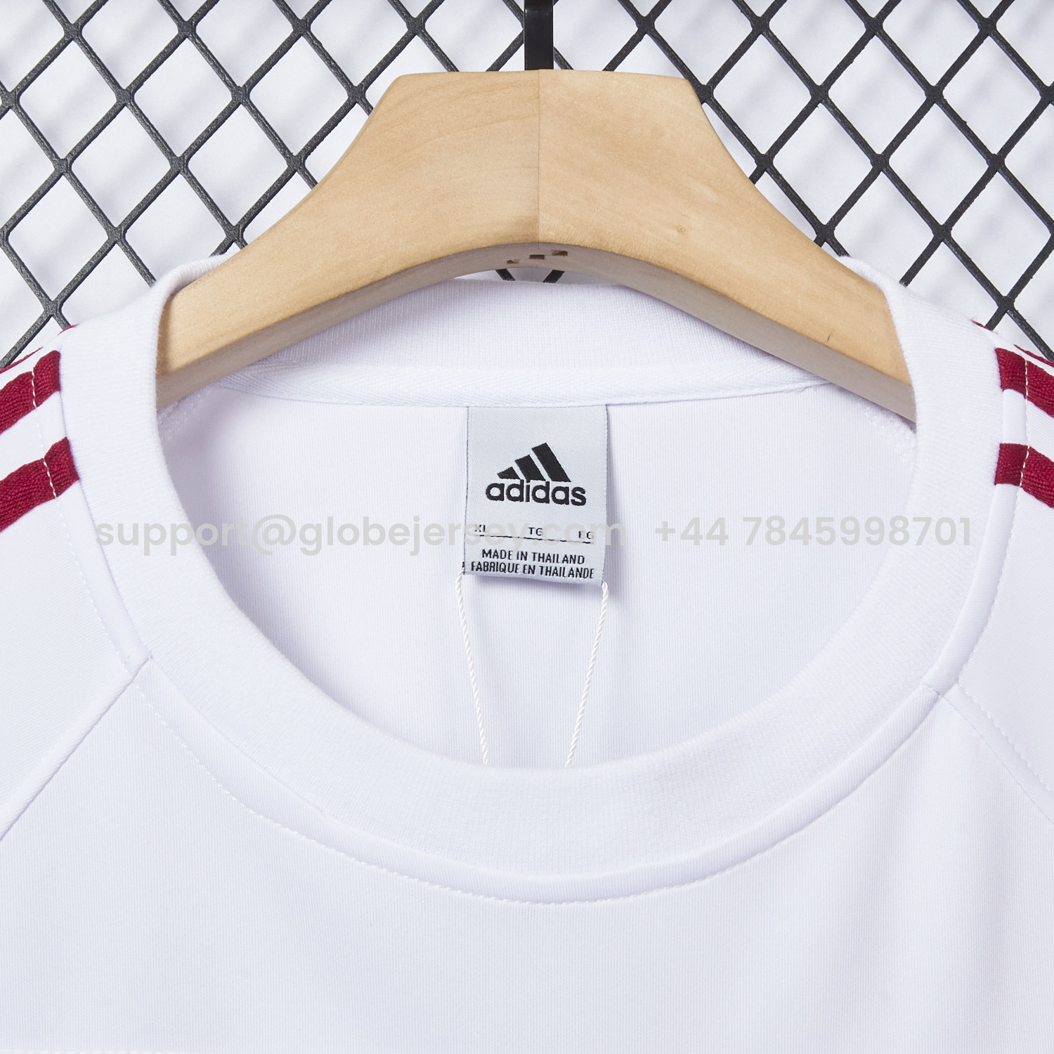 GlobeJersey-Bayern Munich 25-26 White Stripes Unisex Pullover Hoodie