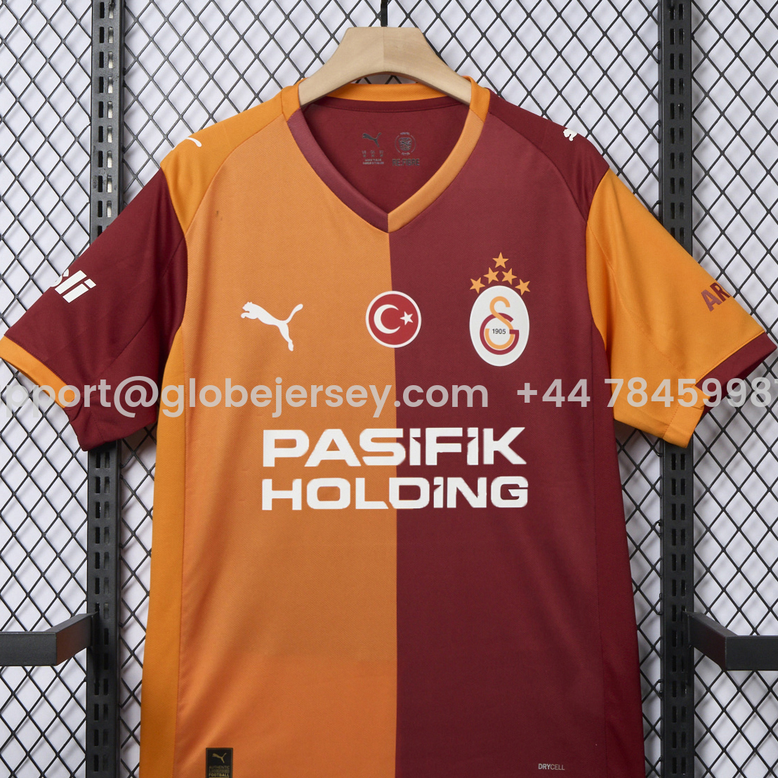GlobeJersey-Galatasaray 25-26 Home Jersey with Five Stars - Fans Version