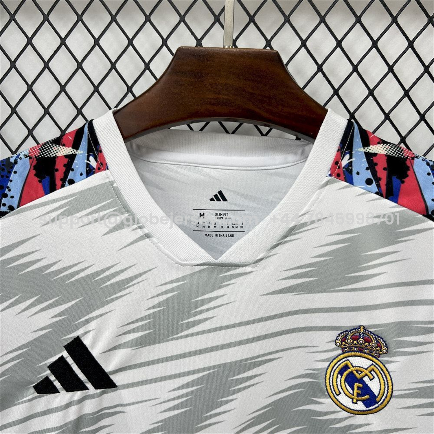 GlobeJersey-Real Madrid 25-26 Grey And White Pre-Match Training Jersey - Fans Version