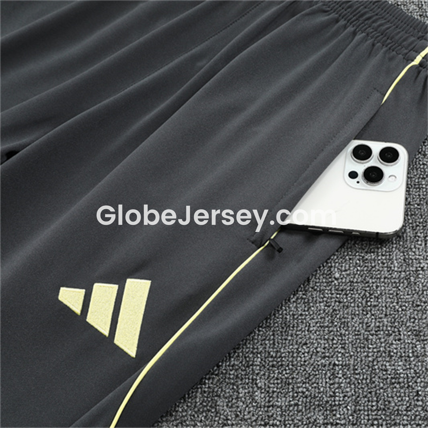 GlobeJersey-Real Madrid 25-26 Kid Long Sleeves Training Set - Gray Top & Gray Pants