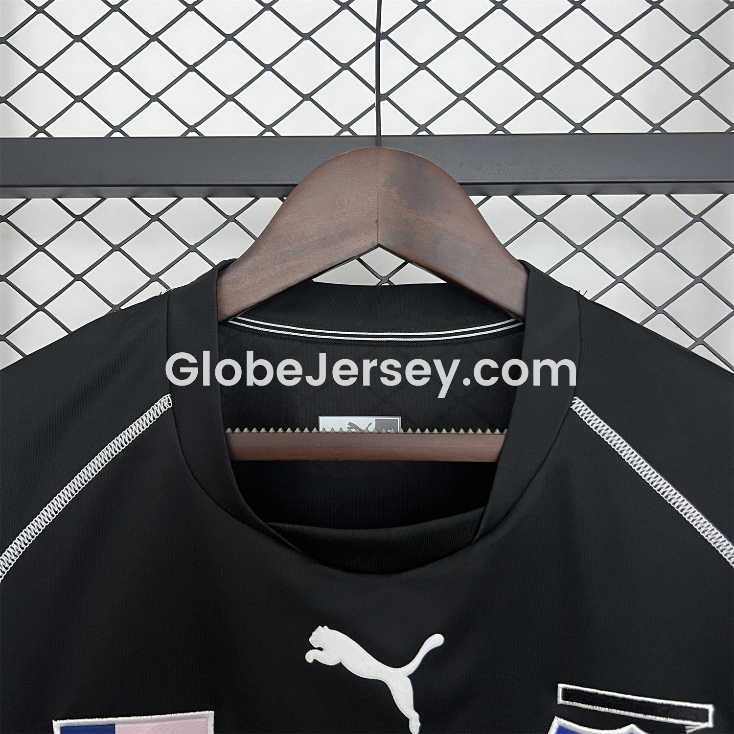 GlobeJersey-Retro Colo Colo 2003 Away Jersey
