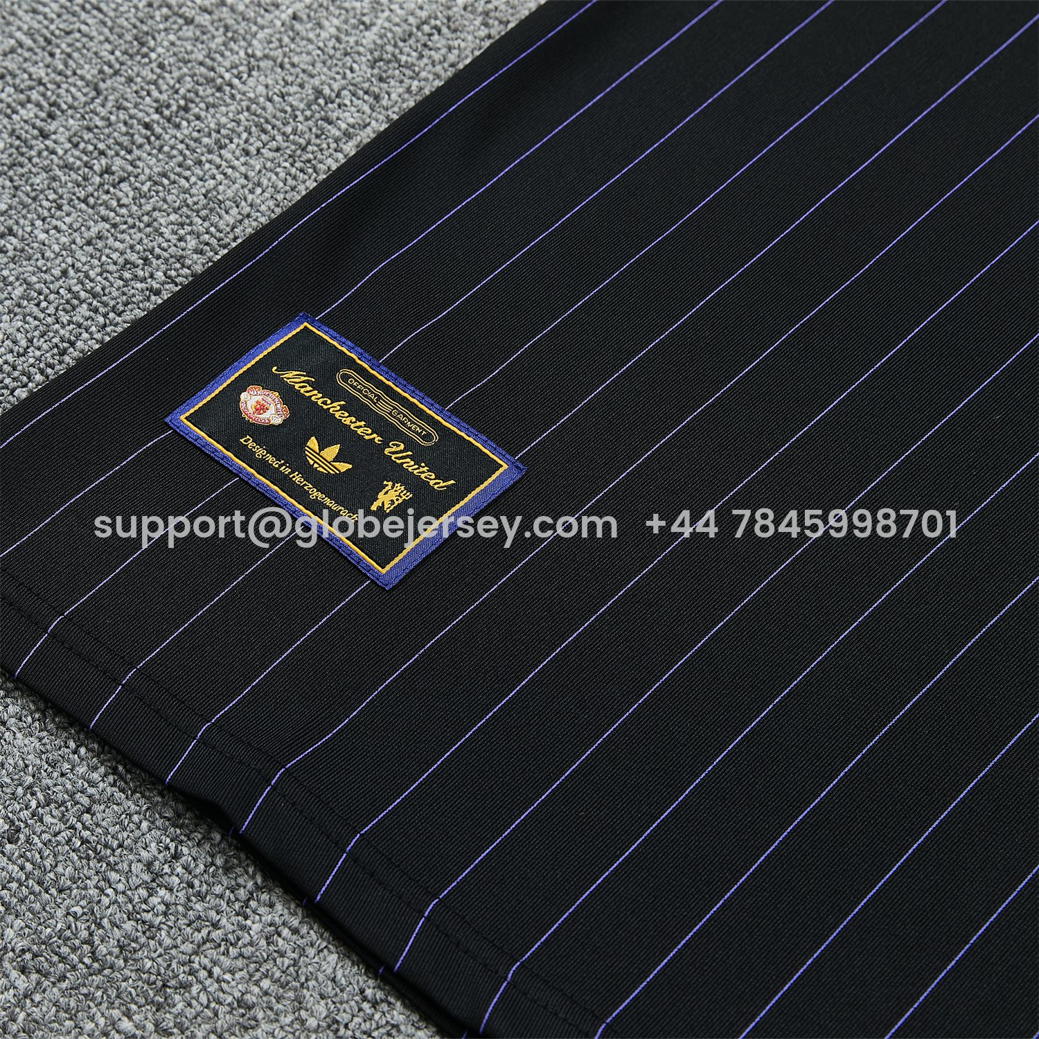 GlobeJersey-Manchester United 25-26 Retro Style Short-Sleeve Training Set - Black With Yellow Accents Top & Pants