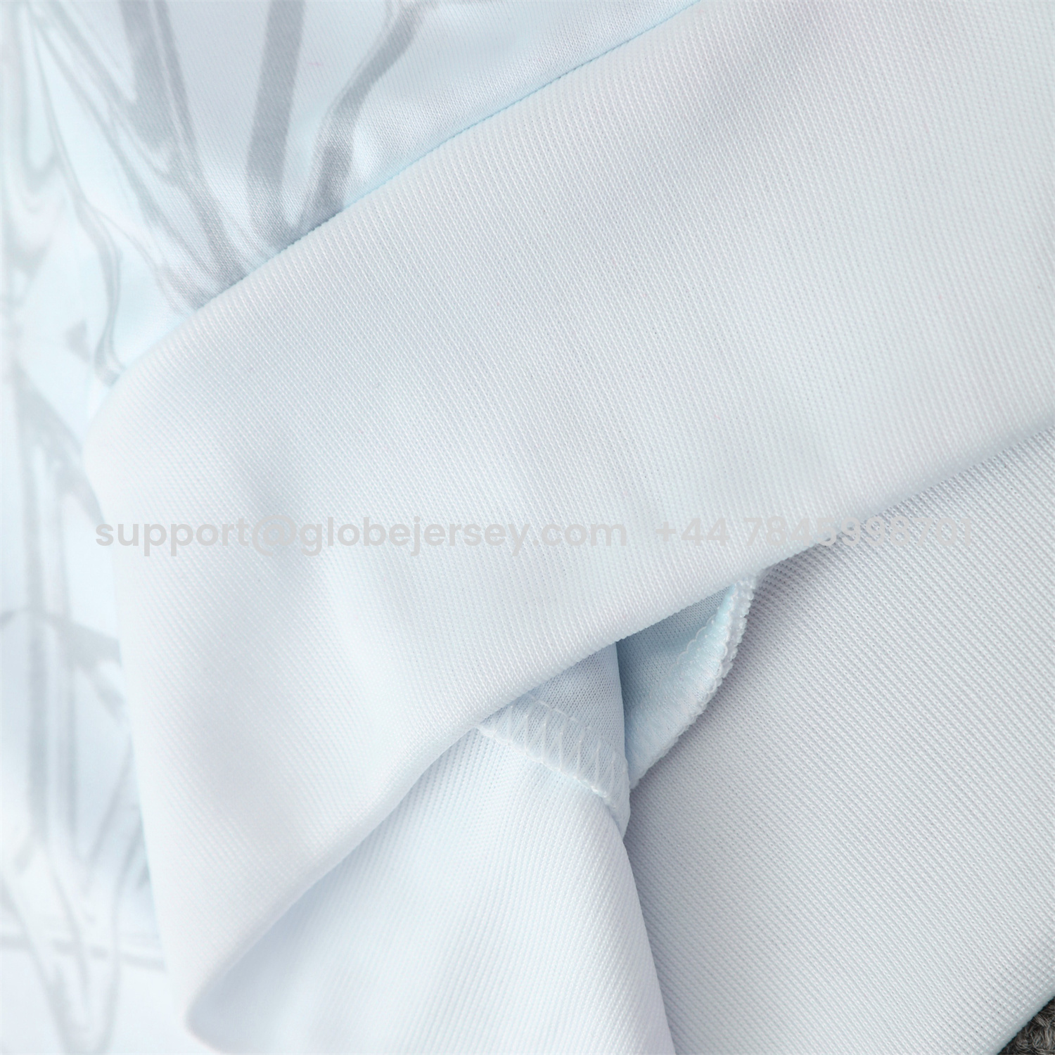 GlobeJersey-Real Madrid 25-26 Traning Hoodie Set - Triangular Spots White Hoodie With Black Pants