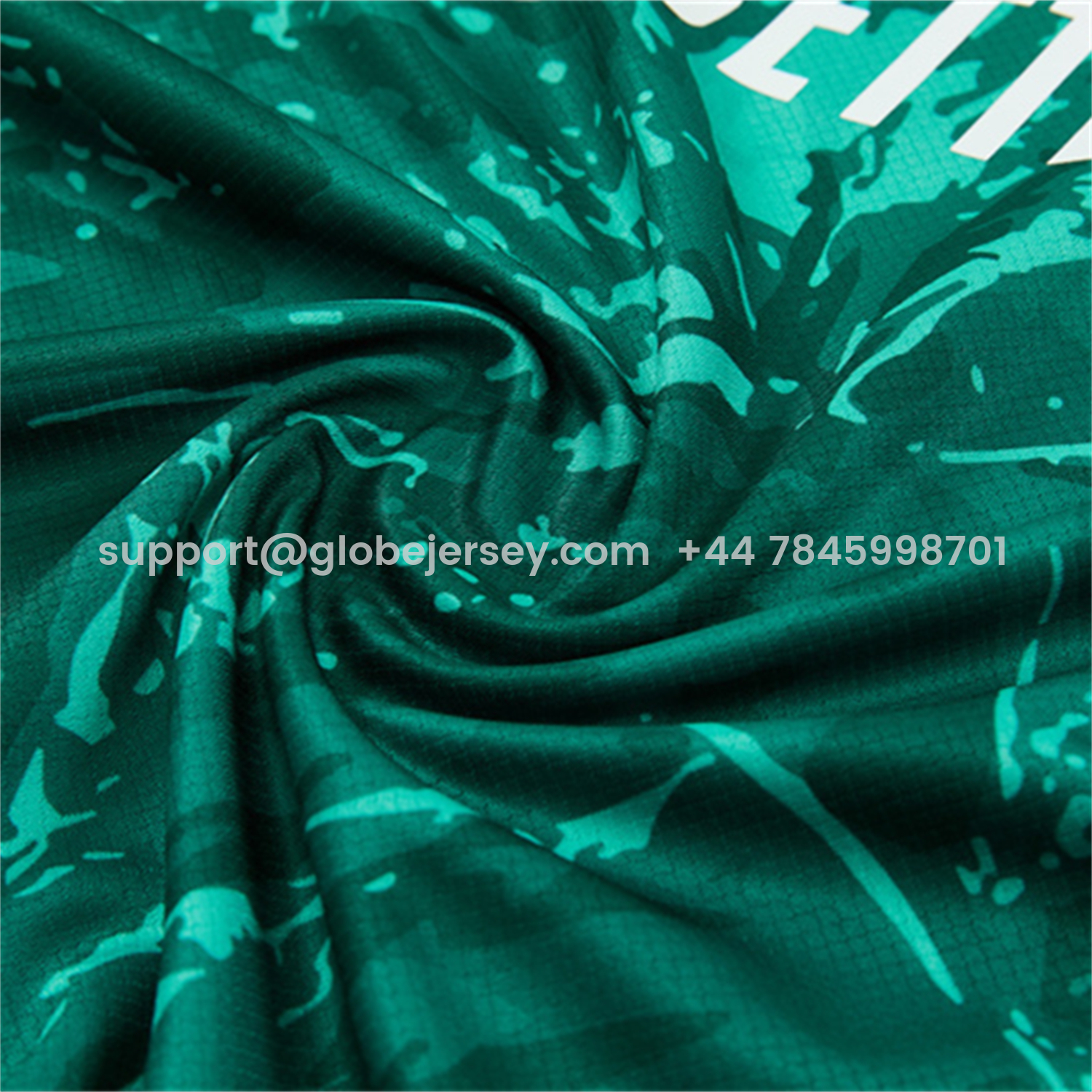 GlobeJersey-Real Madrid 26-27 Kids Short-Sleeve Training Set - Green Camouflage Top & Green Shorts