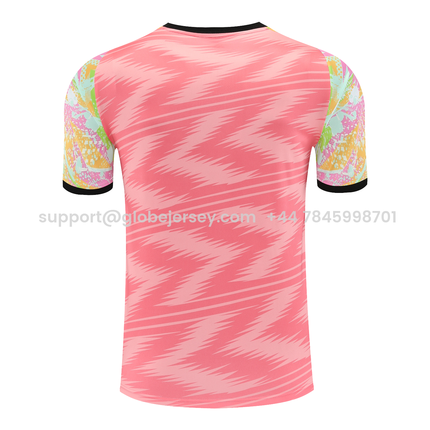 GlobeJersey-Real Madrid 25-26 Short-Sleeve Training Set - Pink Arrow Pattern Top & Black Shorts