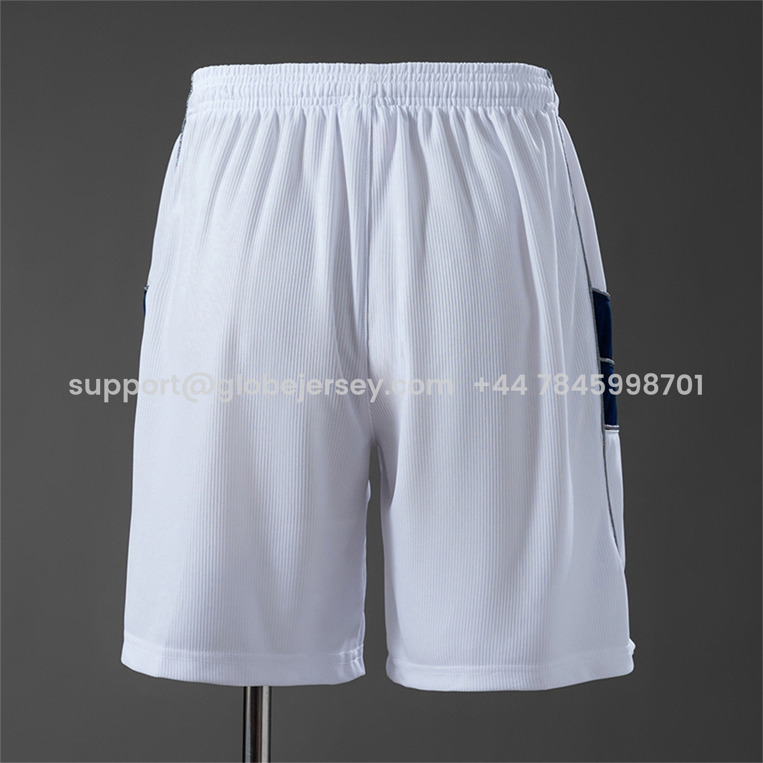 GlobeJersey-Retro Manchester United 1999-00 Home Shorts