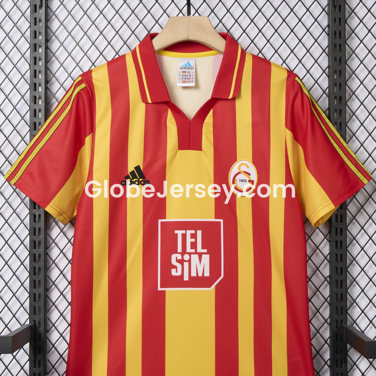 GlobeJersey-Retro Galatasaray 2000-01 Home Jersey