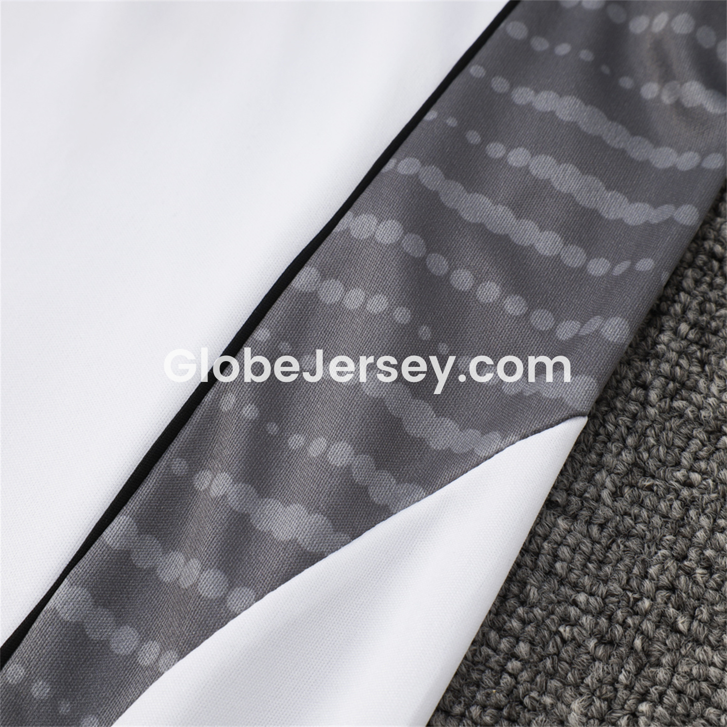 GlobeJersey-Real Madrid 25-26 Vest Training Set - White Vest and Black Shorts