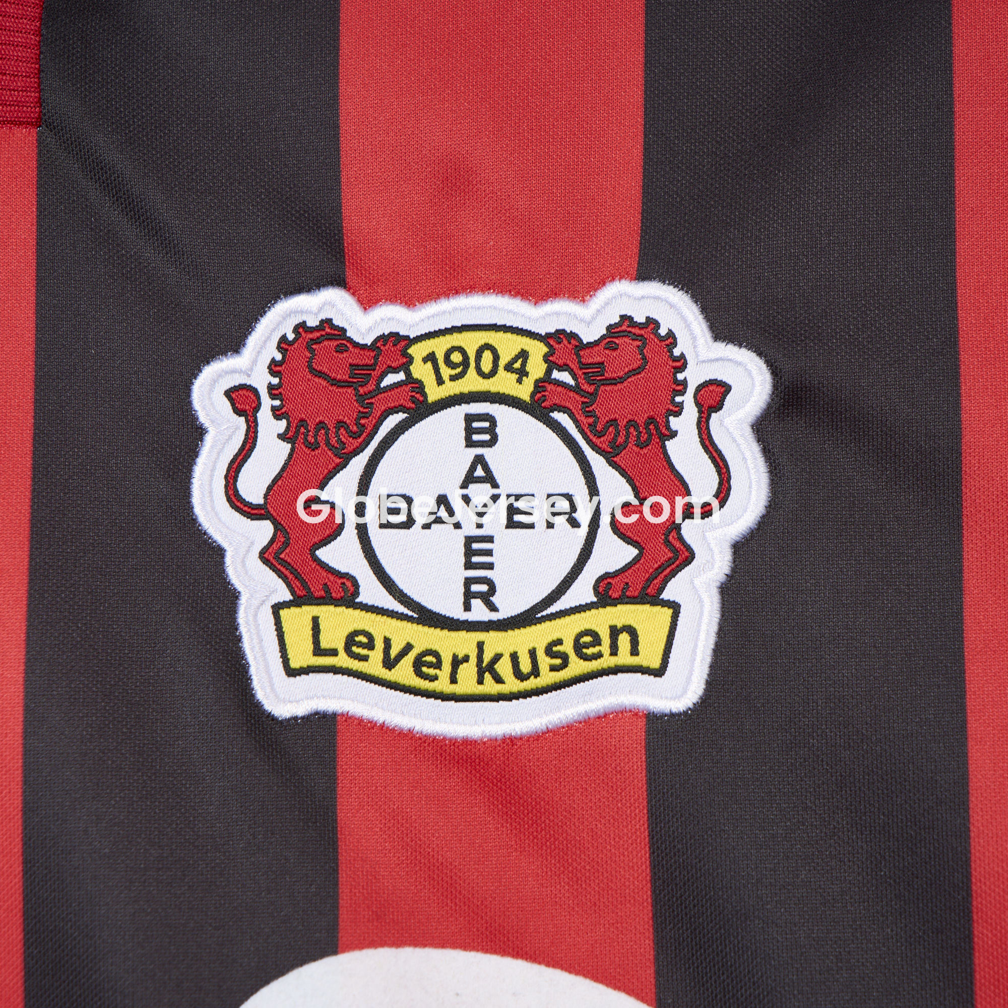 GlobeJersey-Retro Bayer 04 Leverkusen 2001-02 Home Jersey