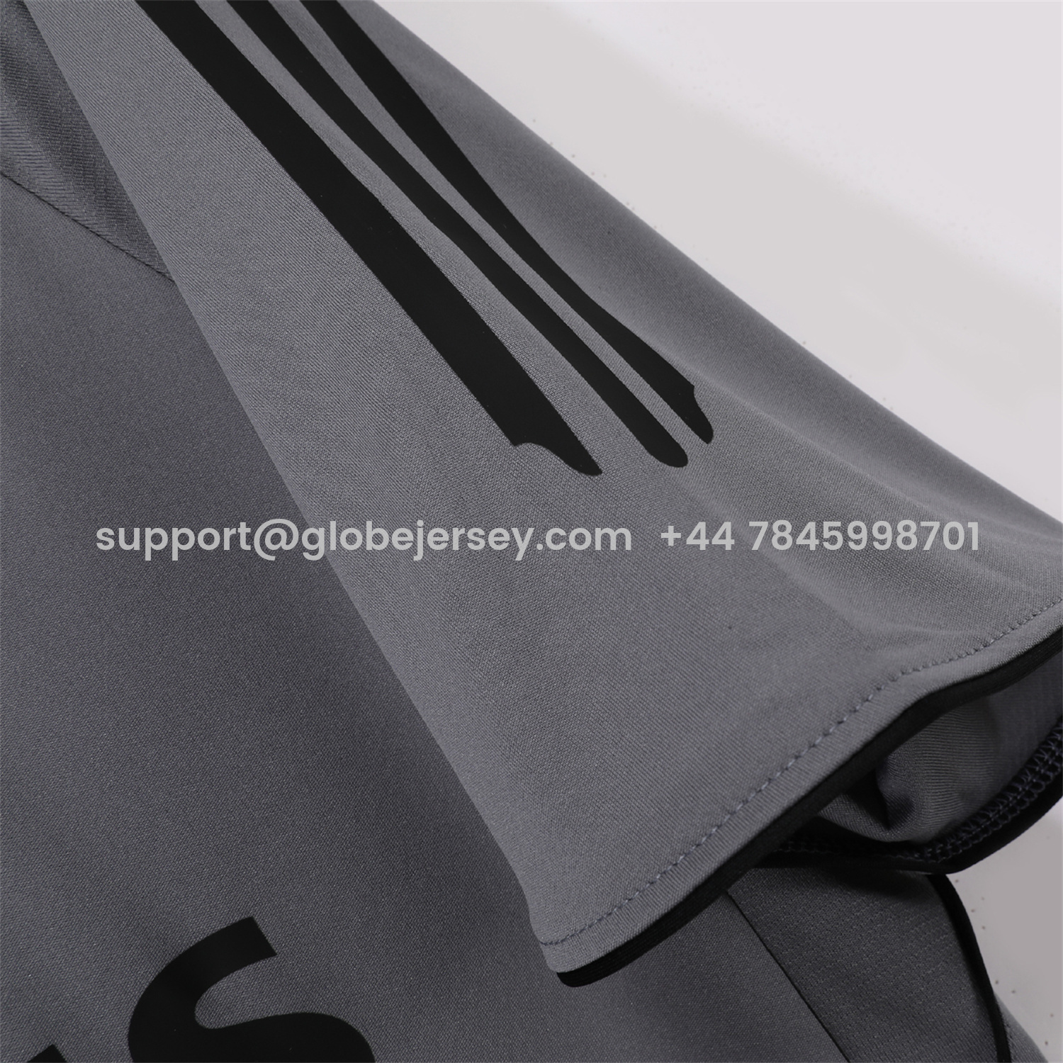 GlobeJersey-Retro Real Madrid 04-05 Third Grey Jersey