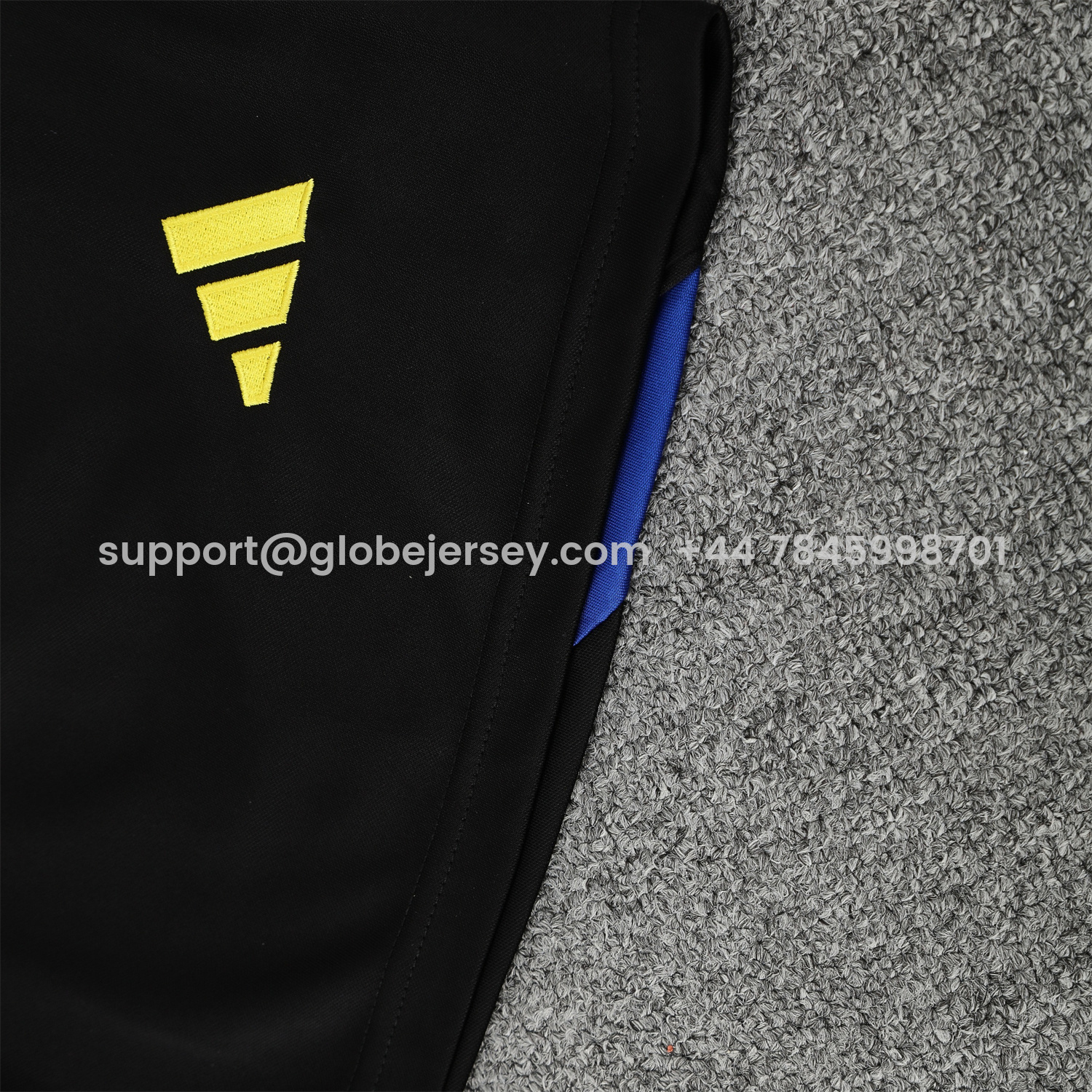 GlobeJersey-Manchester United 25-26 Vest Training Set - Black And Light Grey Vest & Black Shorts