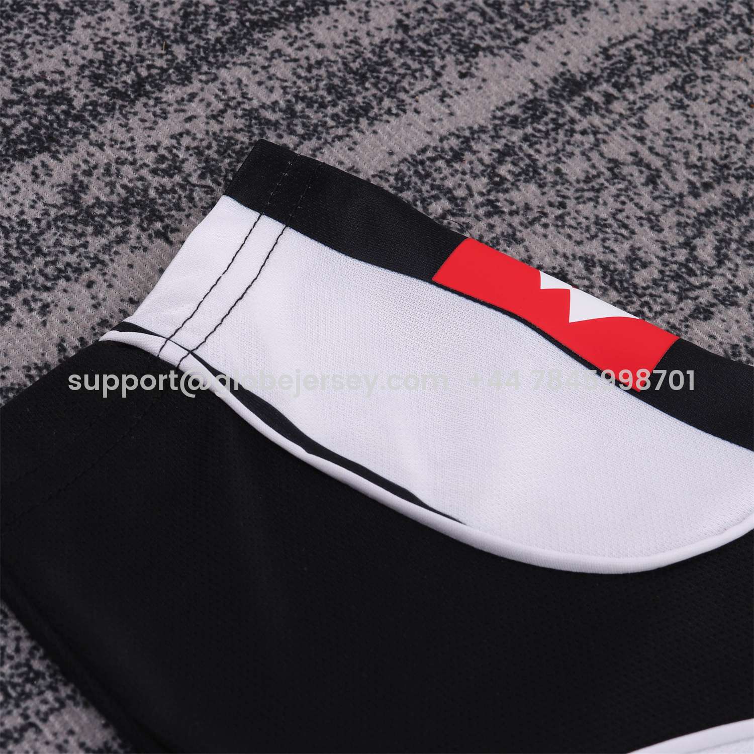 GlobeJersey-Retro Juventus 2002-03 Home Kids Kit