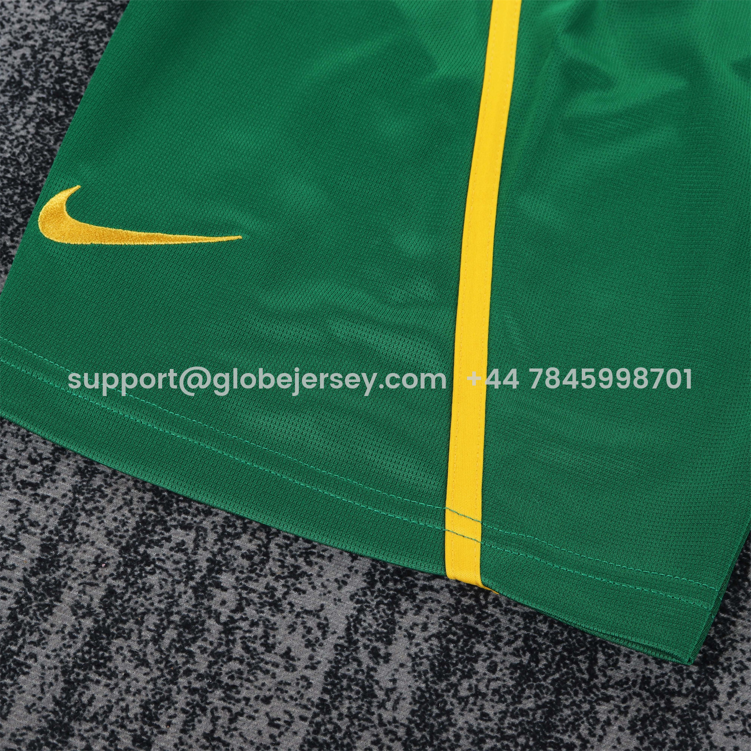 GlobeJersey-Retro Portugal 2000 Home Kids Kit