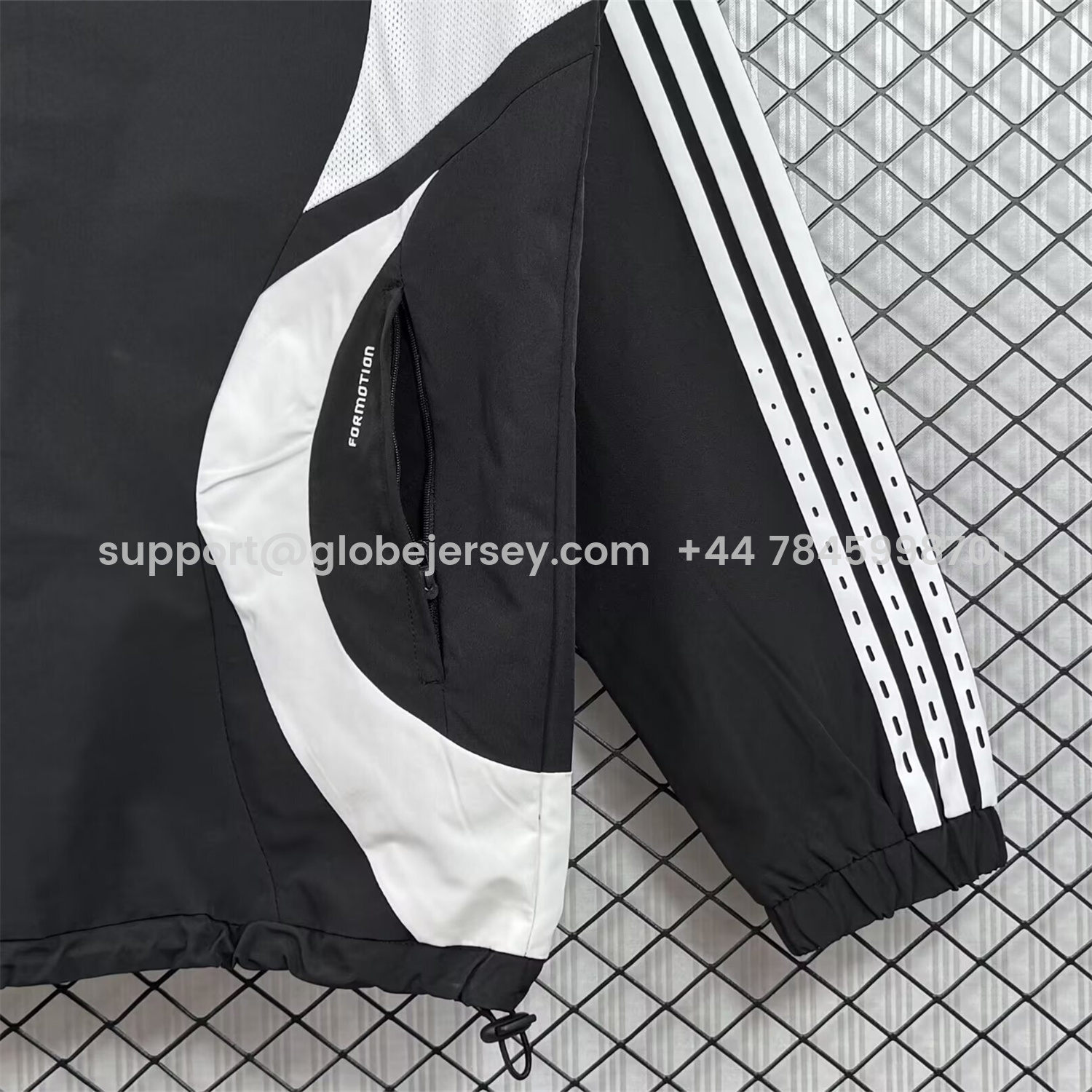 GlobeJersey-Retro Real Madrid 2006-07 Windbreaker Jacket - Black And White