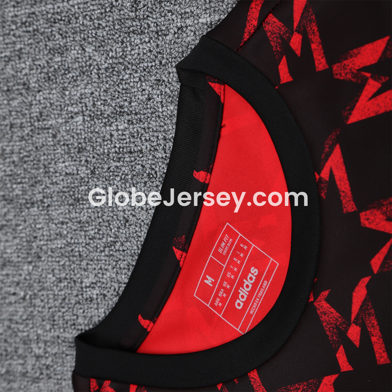 GlobeJersey-Manchester United 25-26 Pre-Match Short-Sleeve Training Set - Red Top & Black Shorts